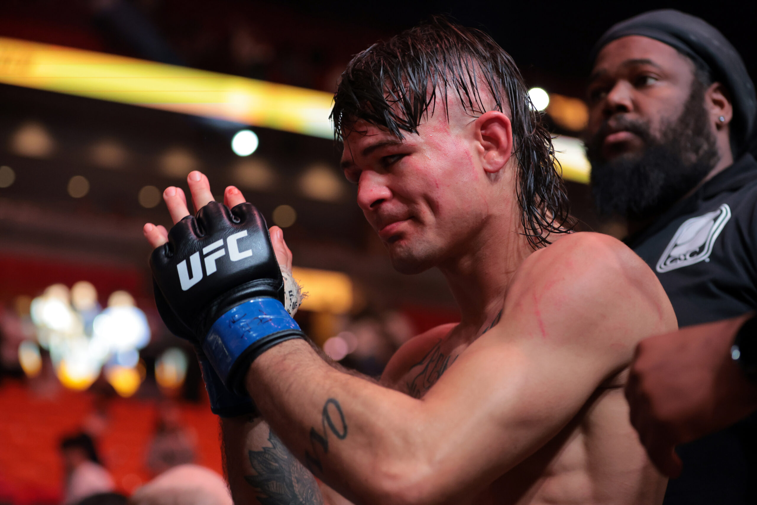 UFC 325前瞻：沃克 vs 洛佩斯二番战，赔率深度解析与投注指南