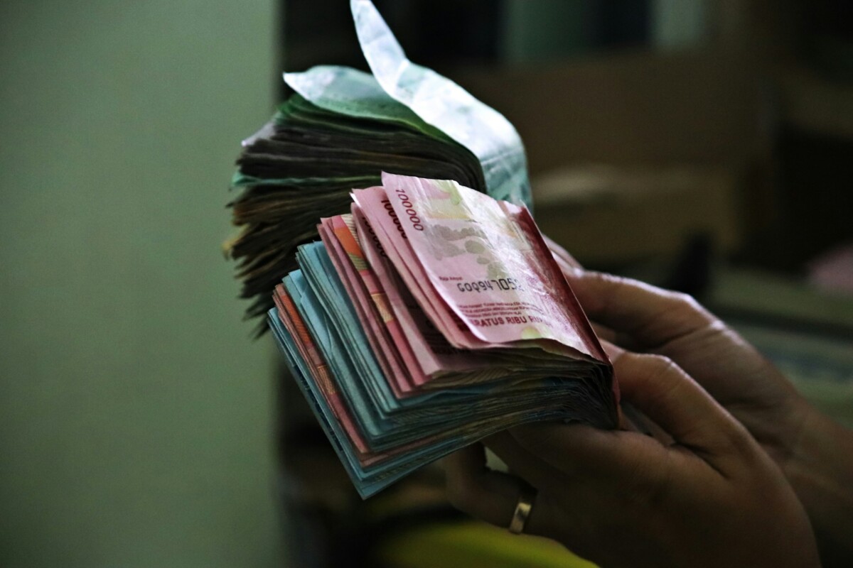雅加达警方重拳出击：132家线上赌场被查，数亿资金冻结