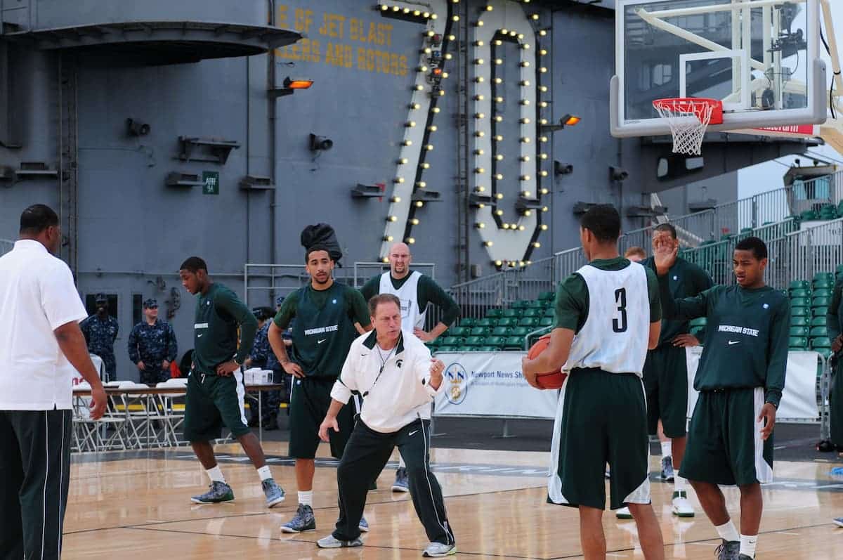 NCAA甜蜜十六强：密歇根州大VS康涅狄格，豪门对决前瞻