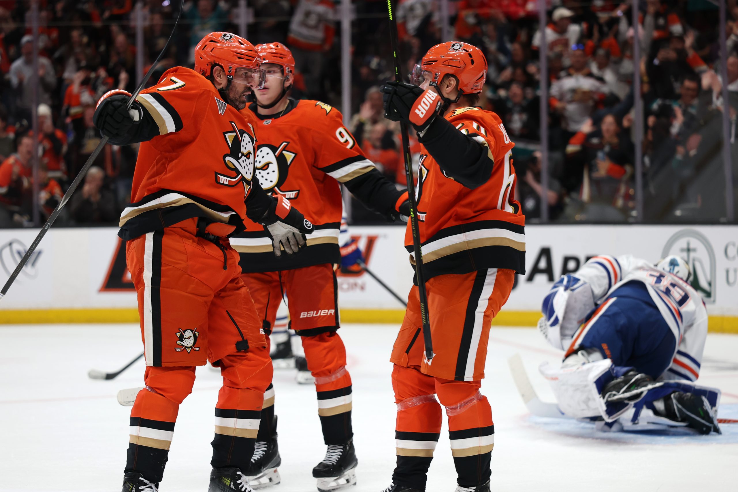 NHL季后赛G4：油人防守崩盘，高分剧本能否再现？