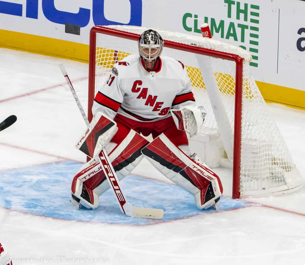 NHL季后赛G2：飓风主场再战飞人，深度赔率解析与专家投注指南