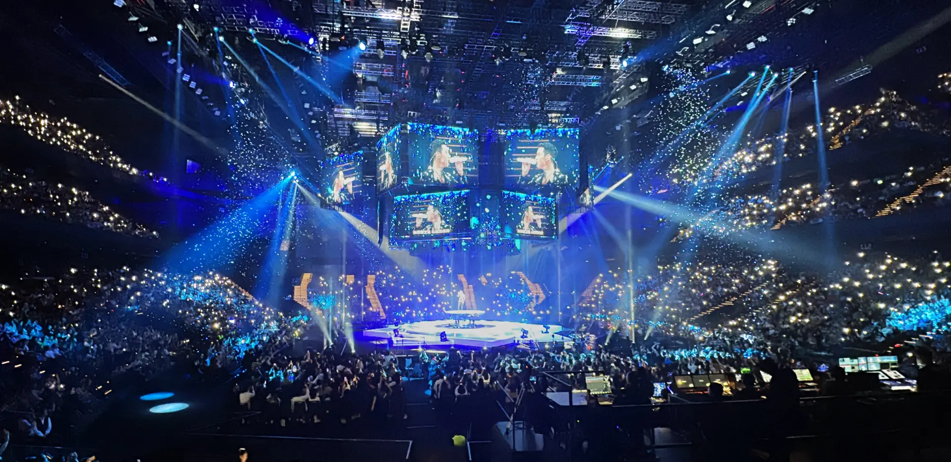 银河娱乐活动效应显著:周末客流激增,非博彩收入创新高 银河娱乐活动效应显著:周末客流激增,非博彩收入创新高