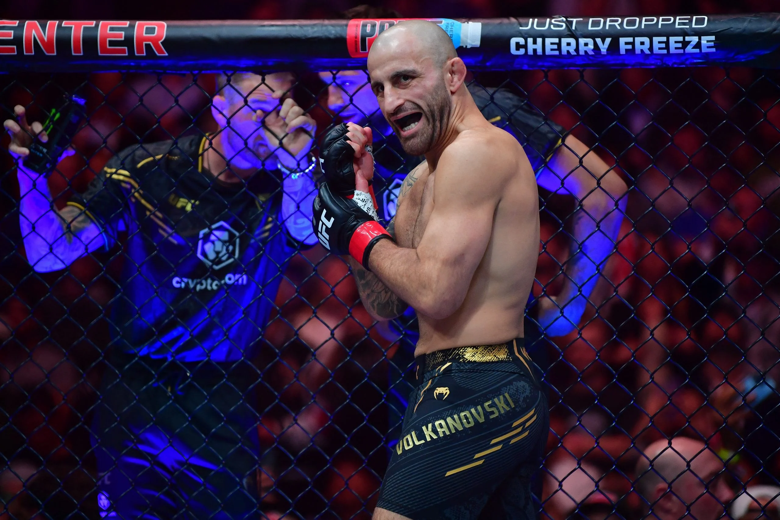 UFC 333 阿布扎比大战:资深专家五场主赛深度预测与赔率解析 UFC 333 阿布扎比大战:资深专家五场主赛深度预测与赔率解析