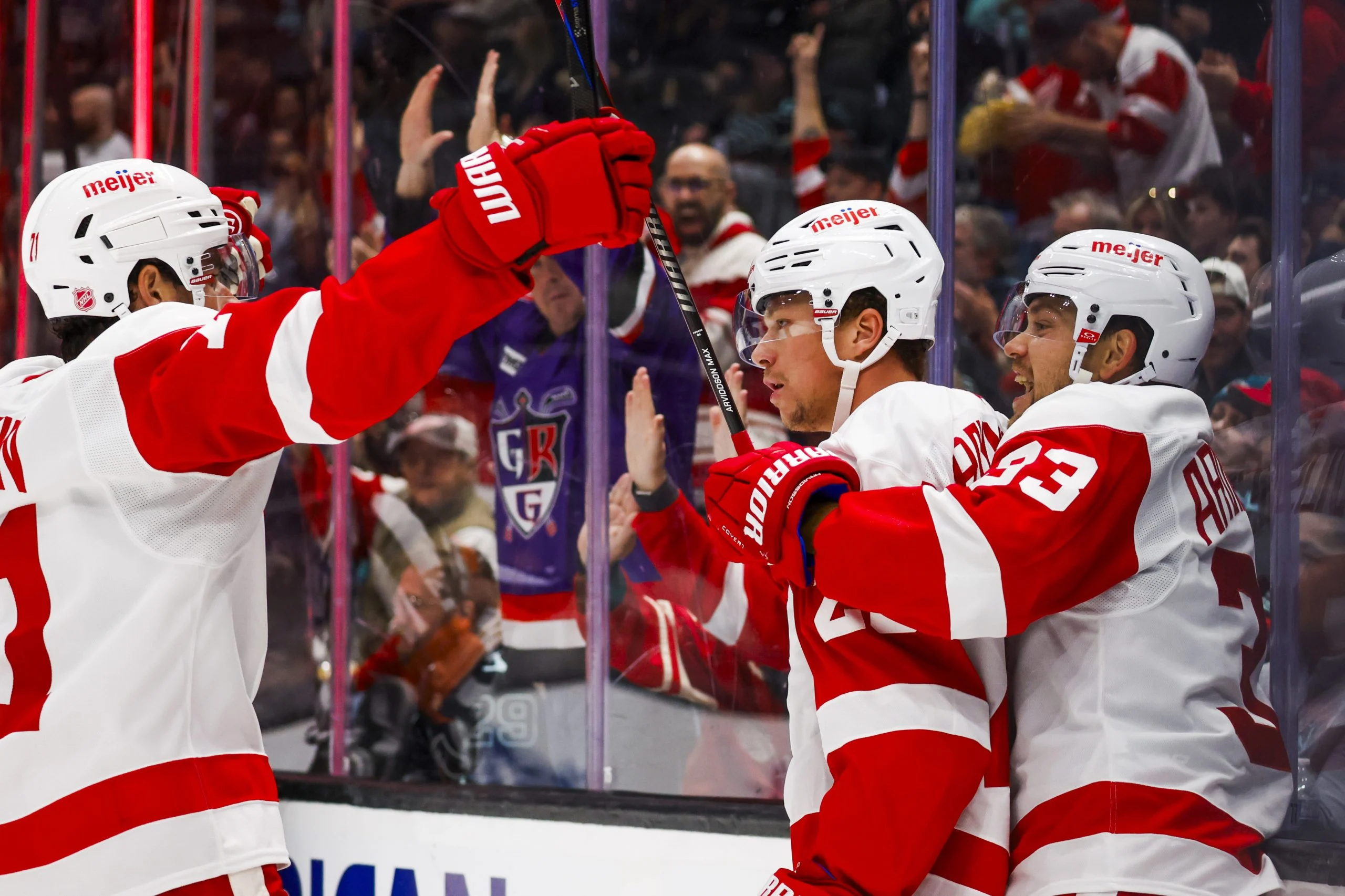 NHL前瞻:红翼客场挑战火焰,数据揭示底特律胜算几何? NHL前瞻:红翼客场挑战火焰,数据揭示底特律胜算几何?