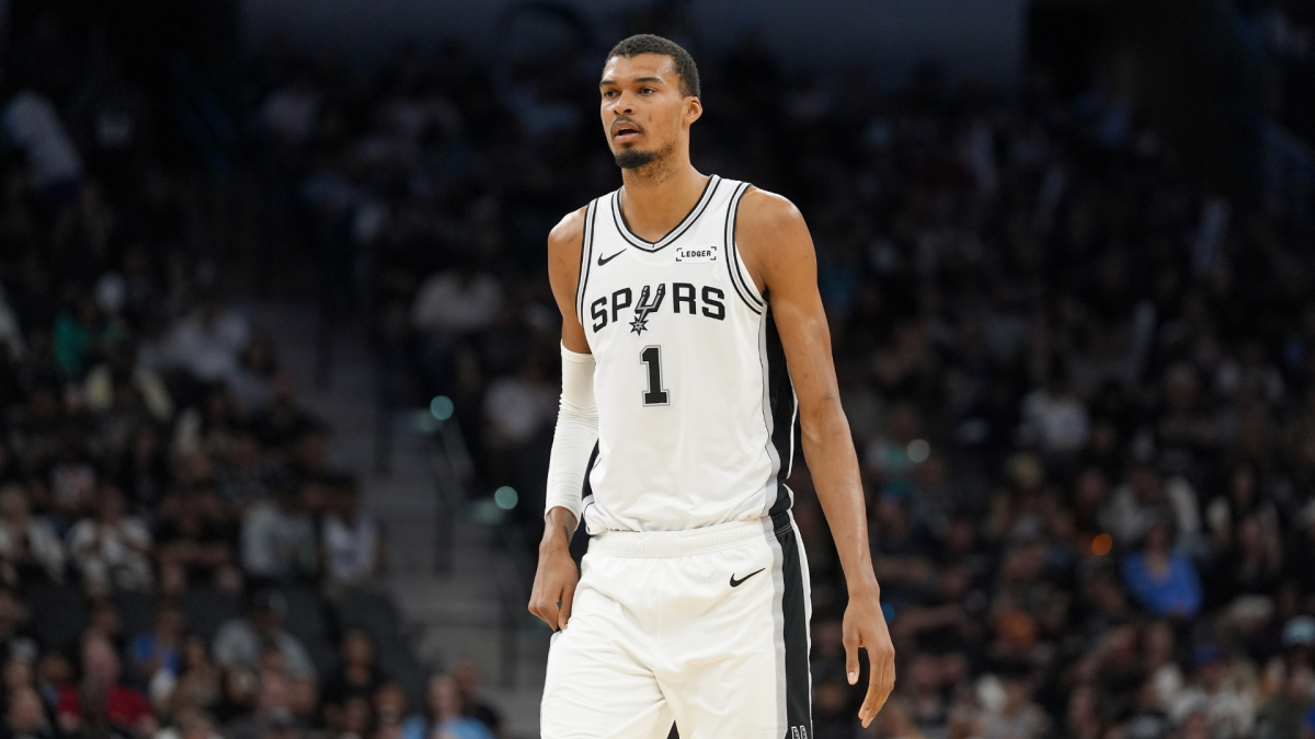 文班亚马剑指MVP与DPOY：新秀赛季挑战重重，65场规则成最大障碍