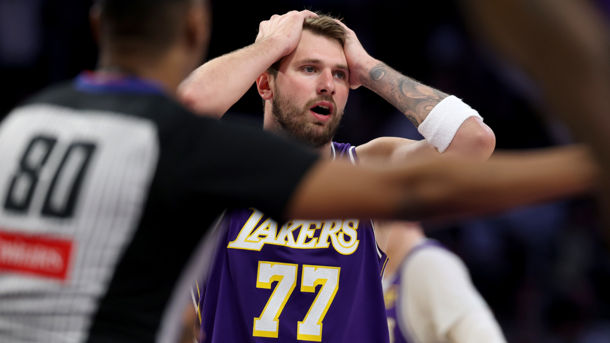 东契奇赛季报销恐无缘MVP？65场规则引爆争议，经纪人将挑战联盟