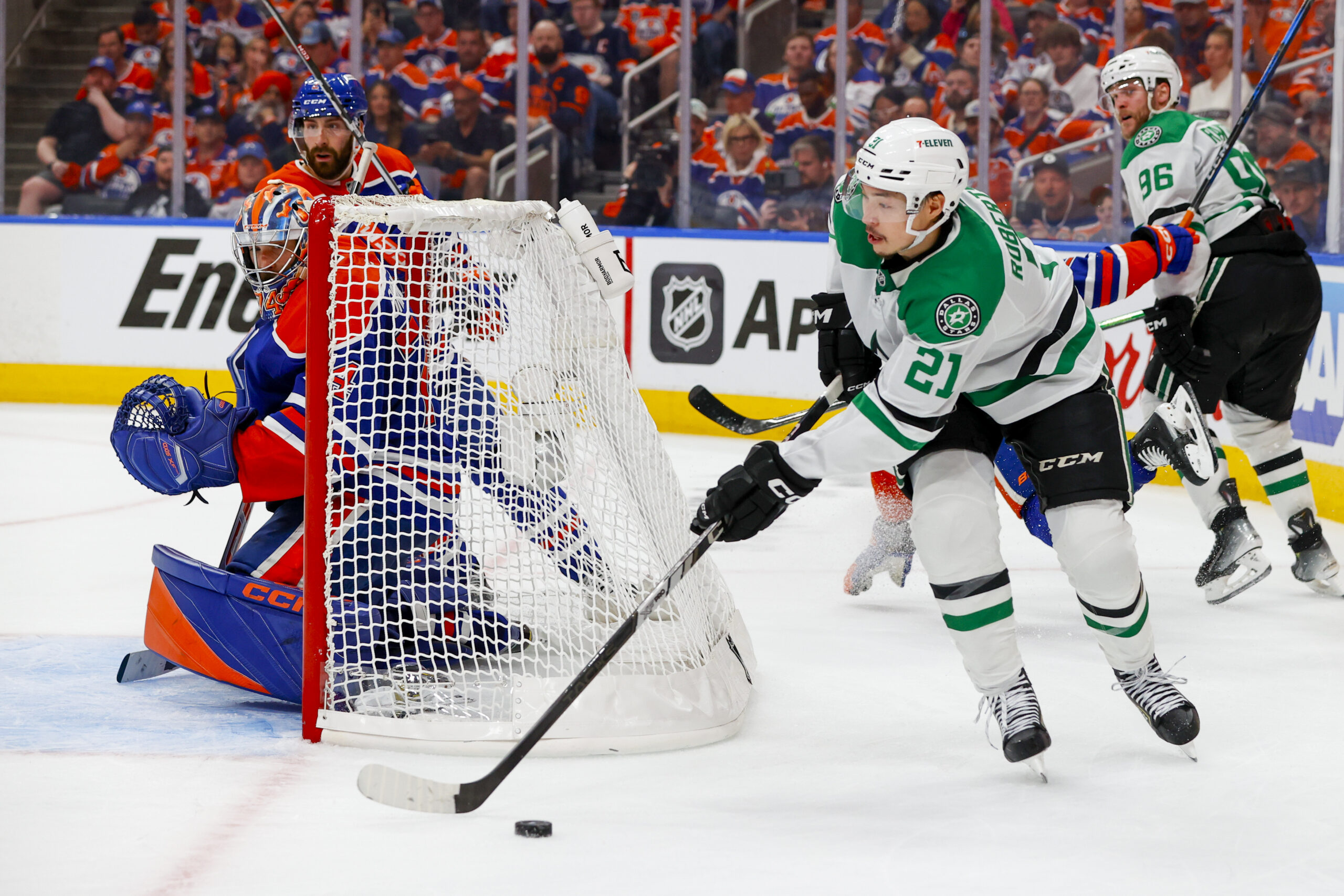 NHL季后赛G3：狂野主场迎战星辰，达拉斯能否再次爆冷？
