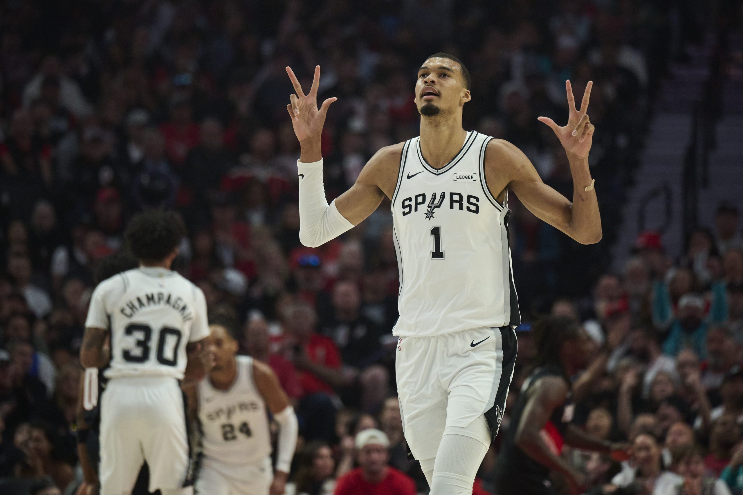 NBA季后赛G5：马刺主场终结开拓者？深度赔率与投注分析