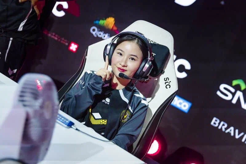 MLBB女皇Vivian：从乡村少女到电竞传奇，她如何改变命运？