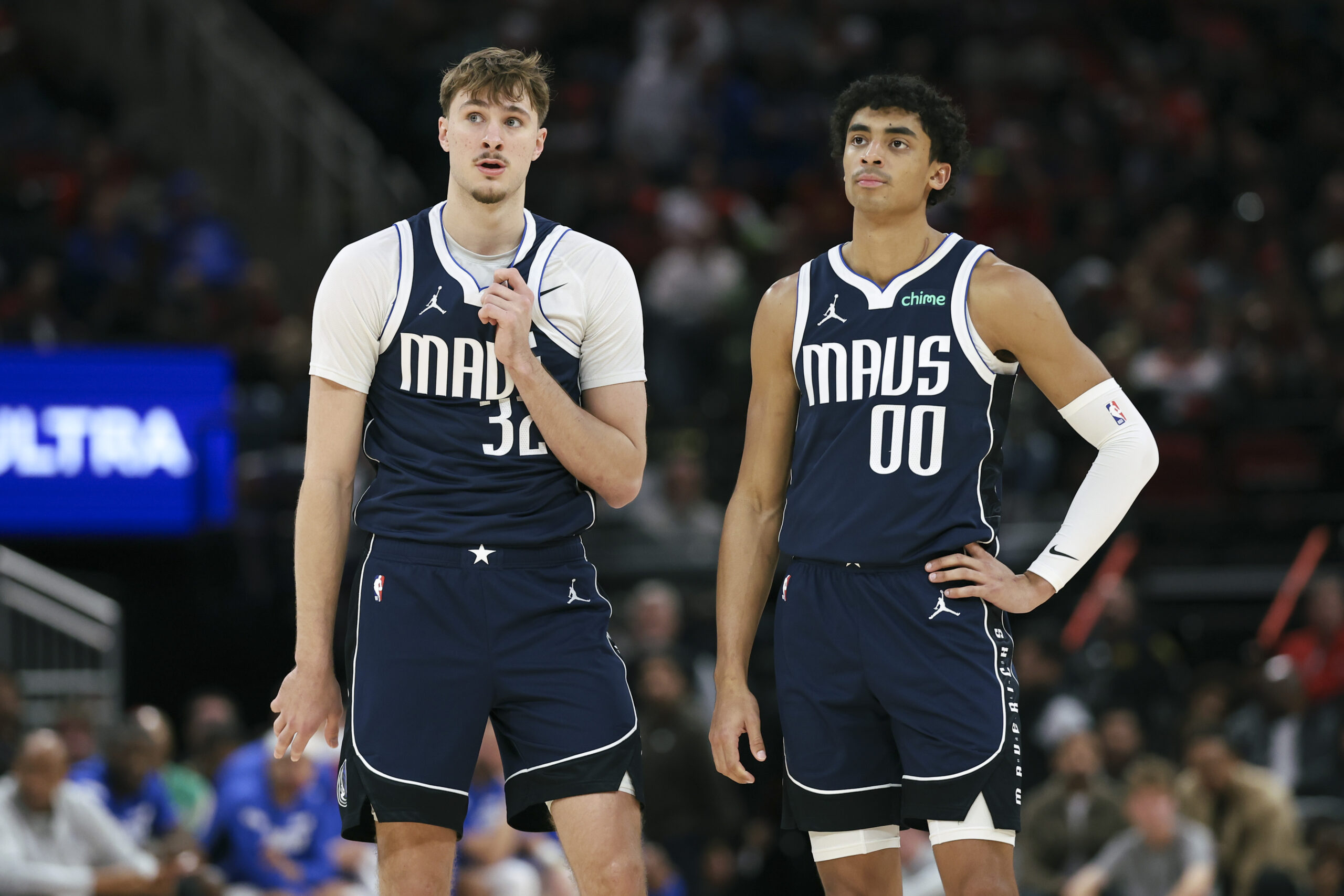 NBA前瞻：凯尔特人客场挑战独行侠，伤病潮下谁能称雄？