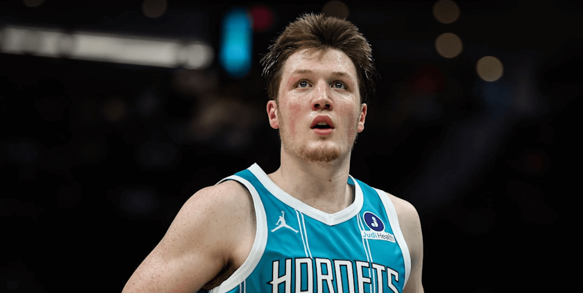 夏洛特黄蜂新秀康·克努佩尔创历史，打破NBA菜鸟三分纪录
