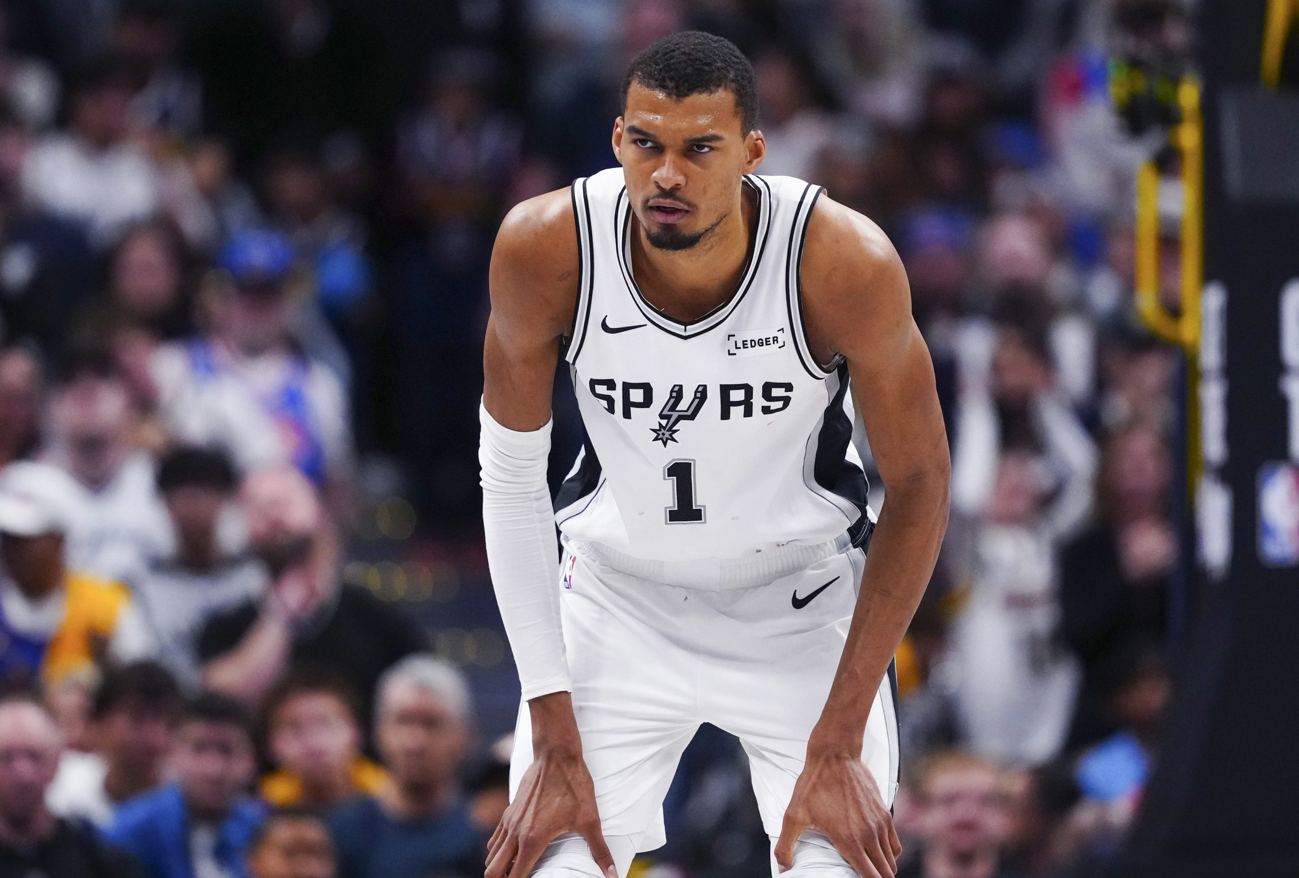 2026 NBA季后赛首轮：开拓者能否在马刺主场偷走胜利？