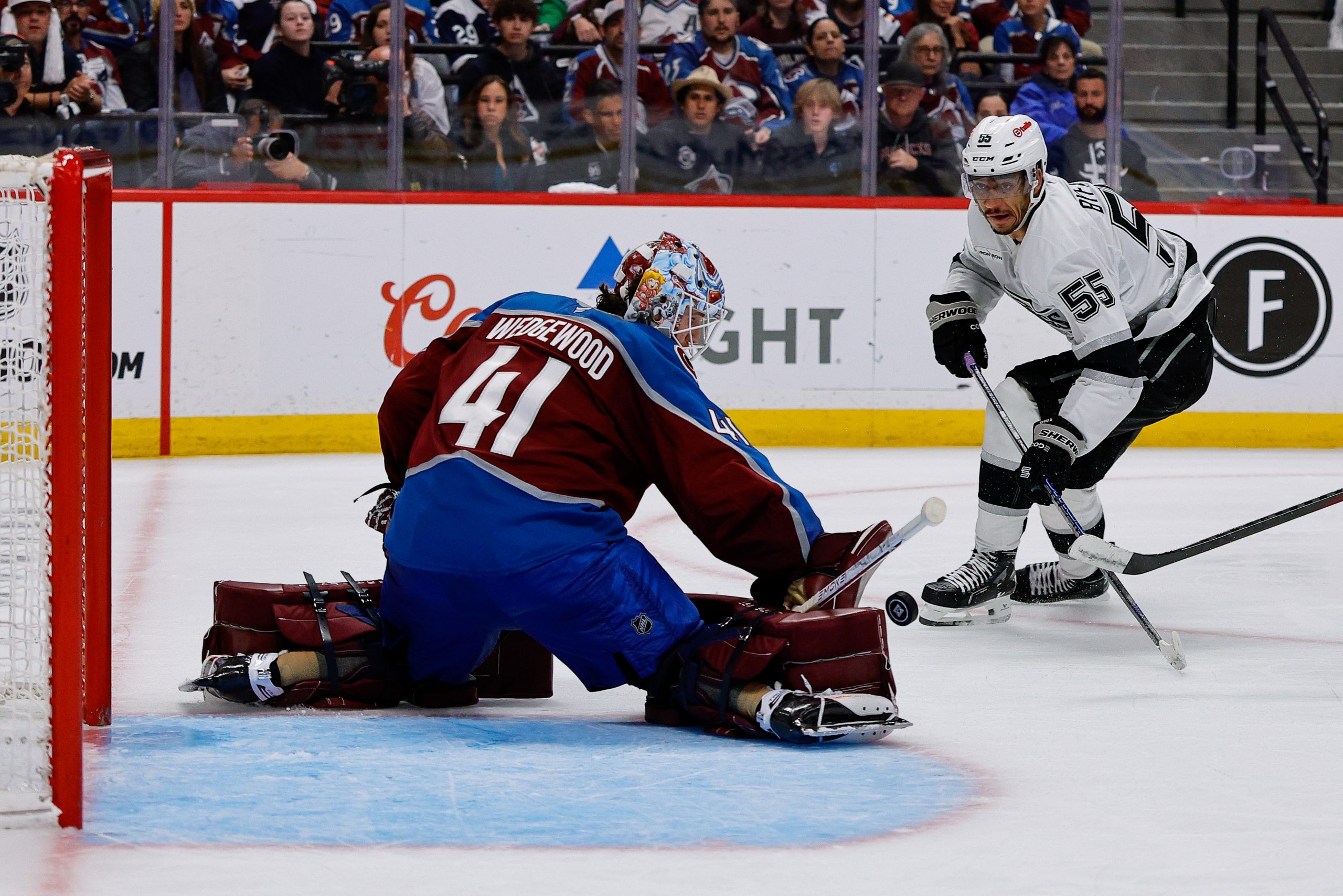 NHL季后赛：雪崩横扫在即，国王进攻乏力G4前瞻与投注分析
