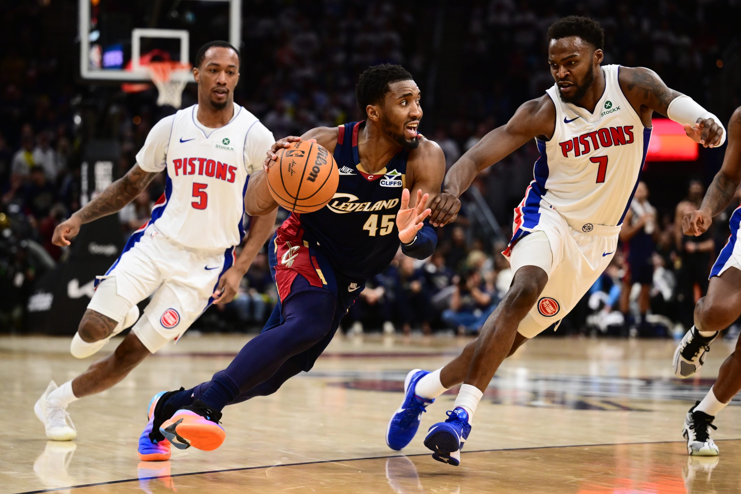 NBA季后赛天王山之战：活塞主场能否再下一城？