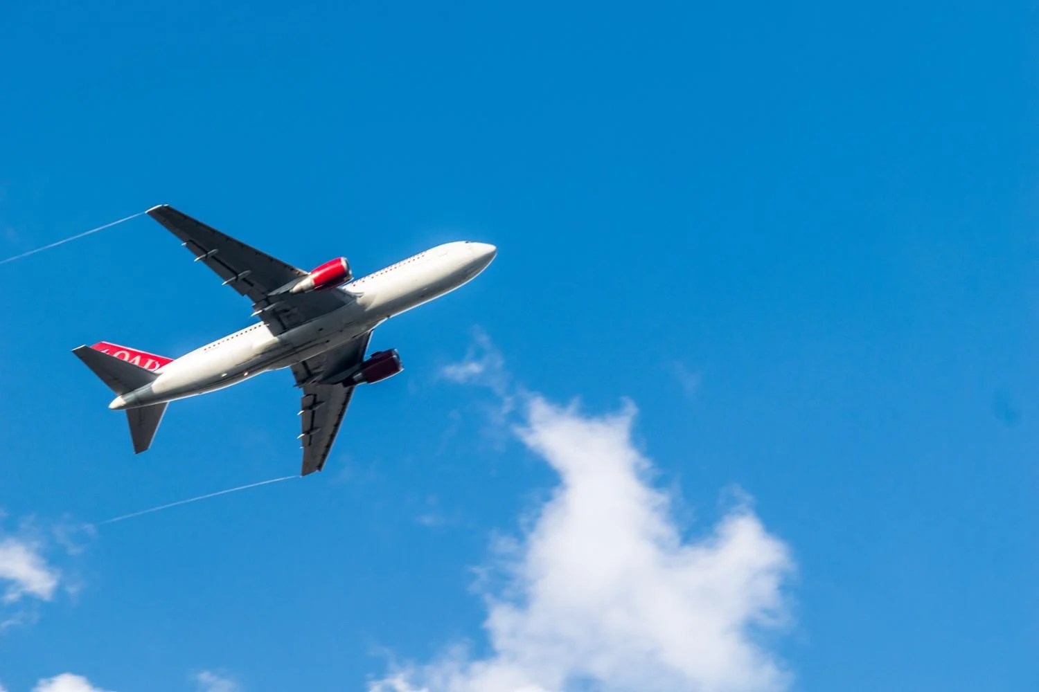 泛美航空携手Brightstar彩票：开启全球旅行主题博彩新纪元