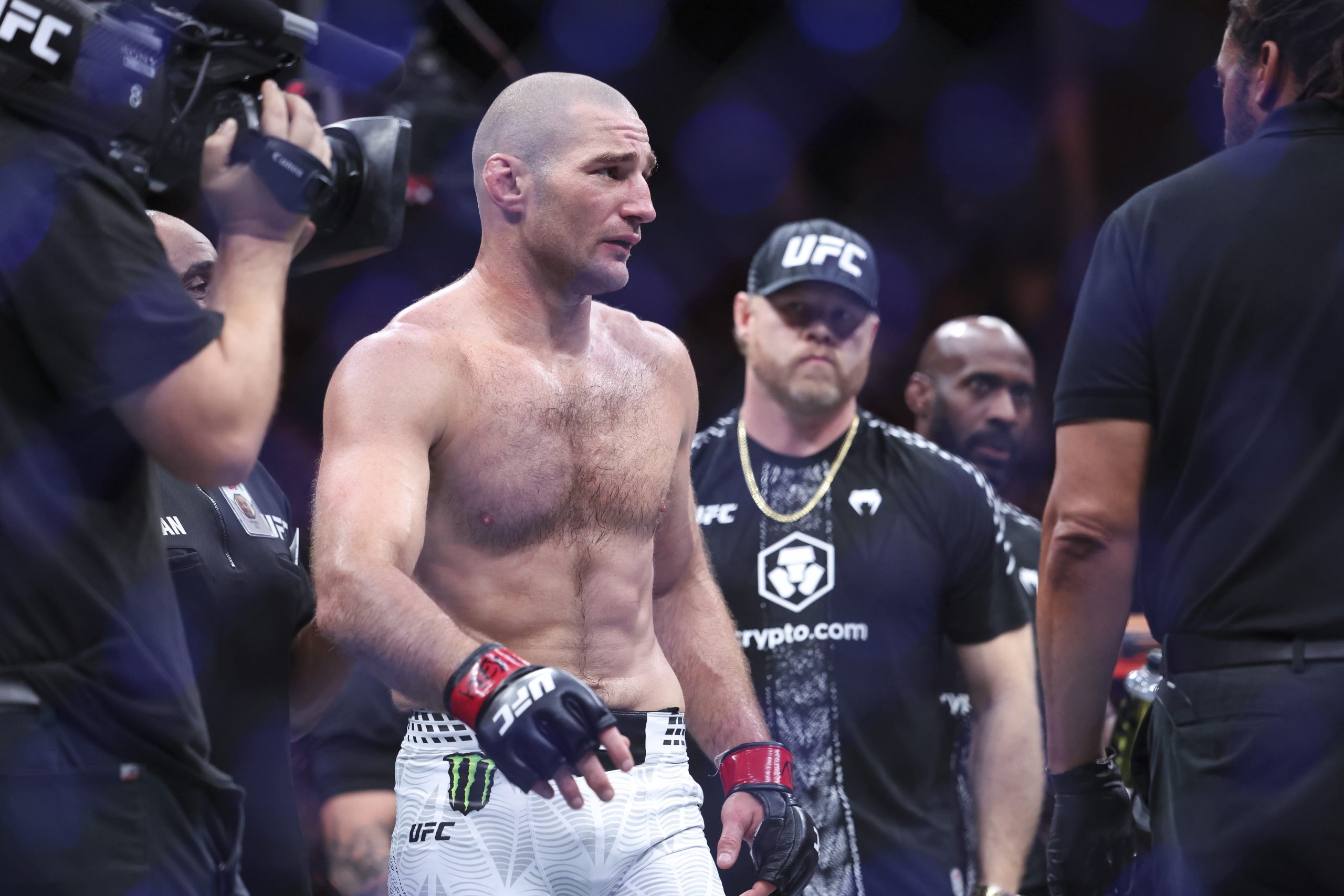 UFC 328 中量级冠军战：奇马耶夫 vs 斯特里克兰深度分析与投注指南