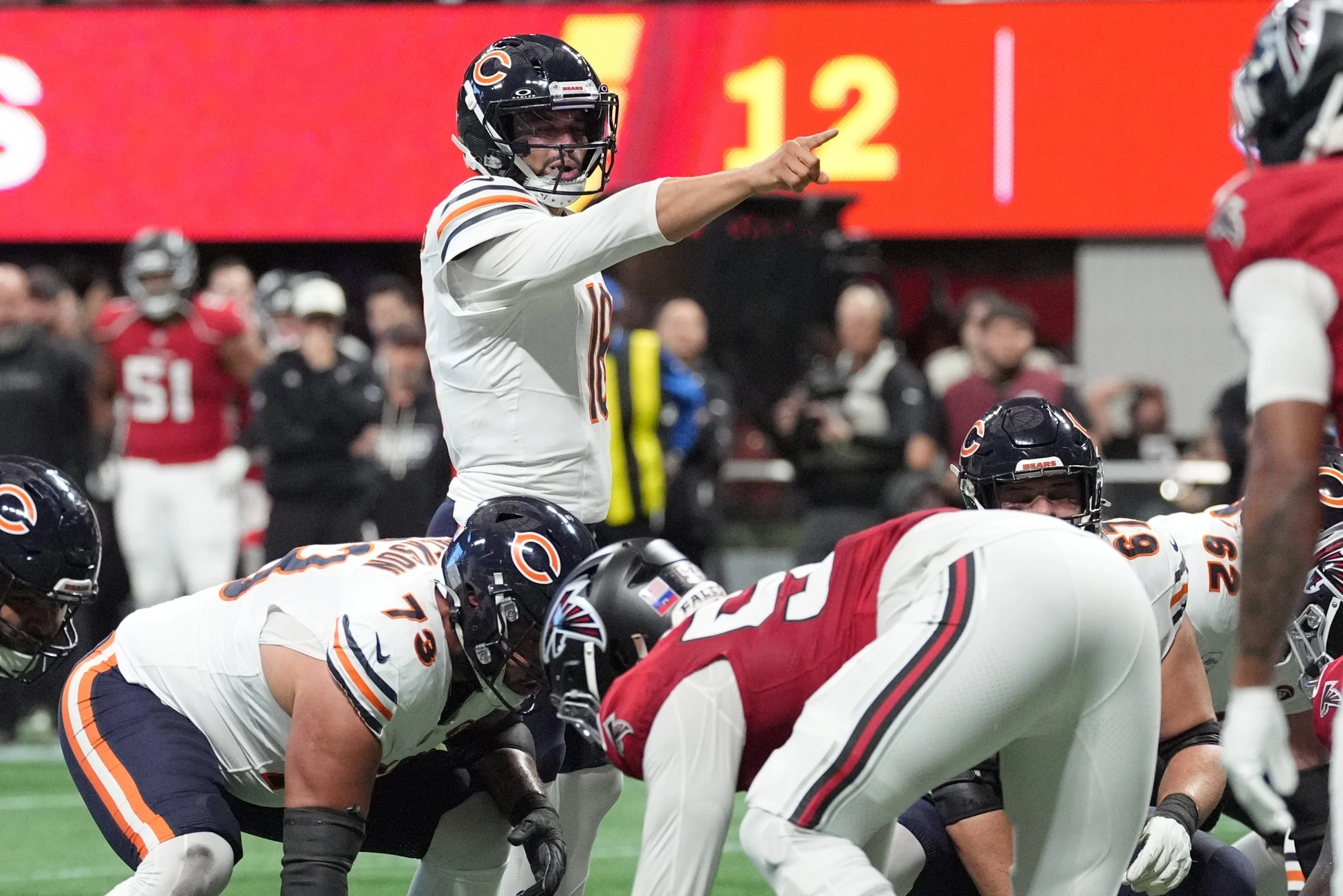 NFL周7前瞻:熊队vs爱国者,玩家道具深度分析与投注指南 NFL周7前瞻:熊队vs爱国者,玩家道具深度分析与投注指南