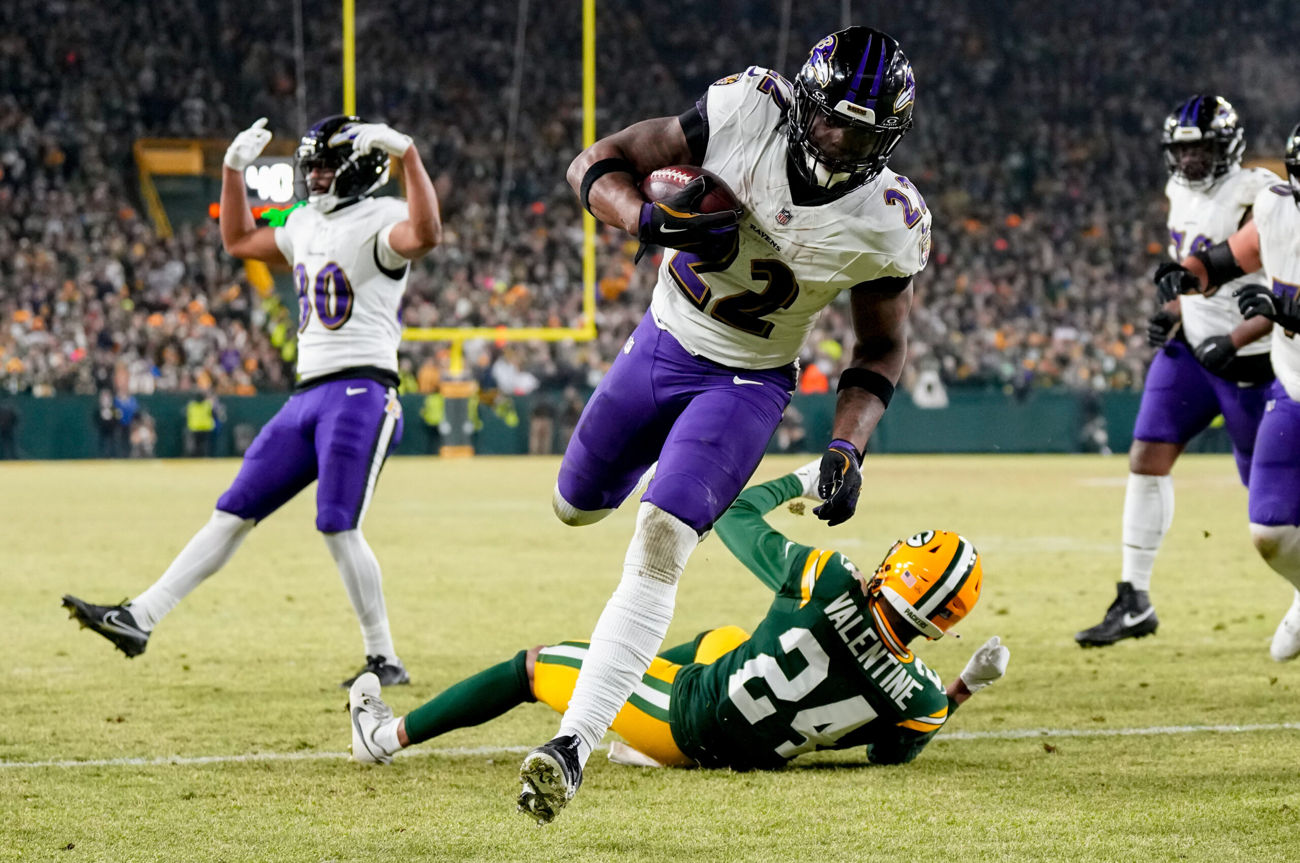 NFL周日夜赛：乌鸦钢人巅峰对决，AFC北区王座之战深度解析