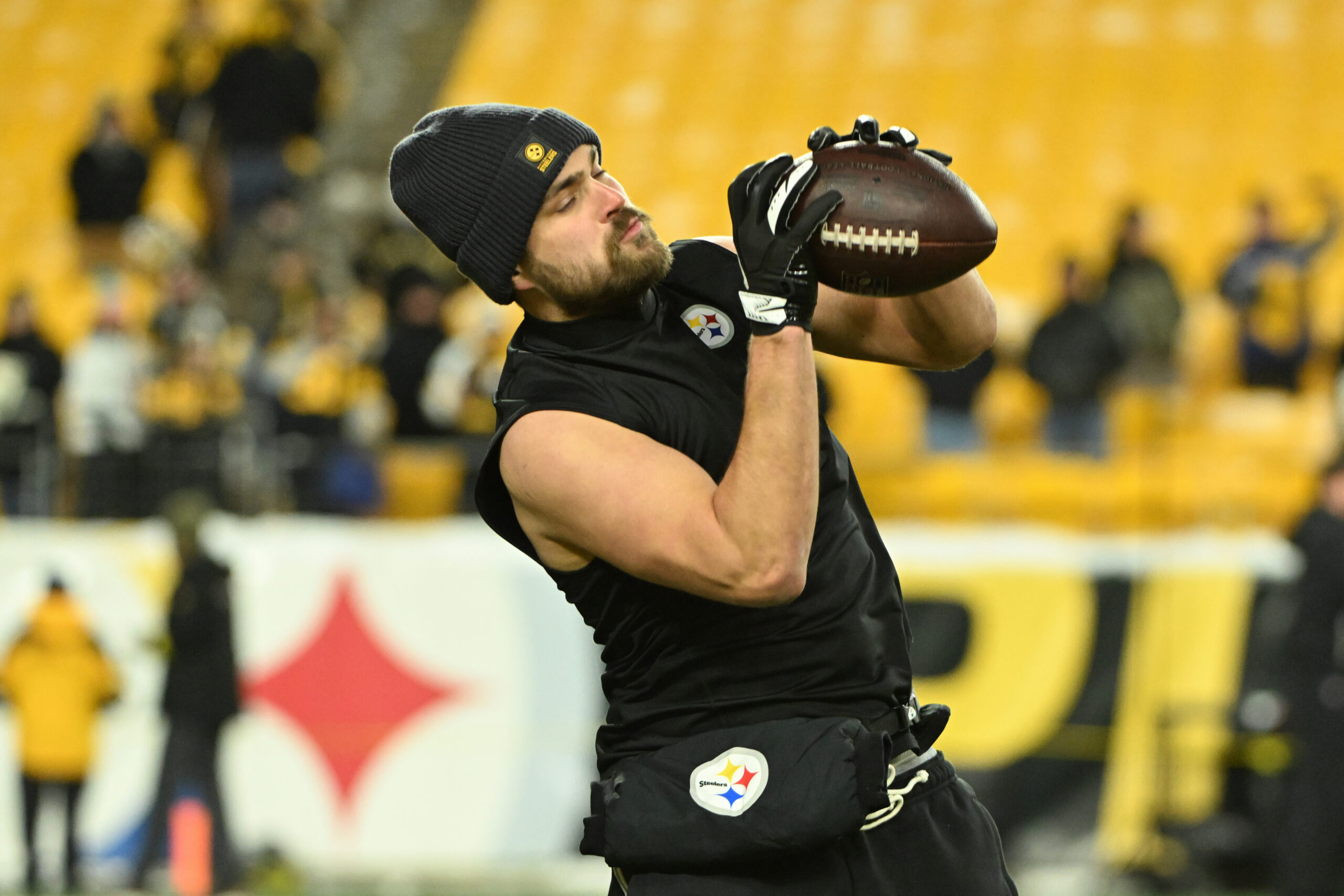 NFL季后赛外卡轮：钢人vs德州人同场串关深度分析，锁定高回报！