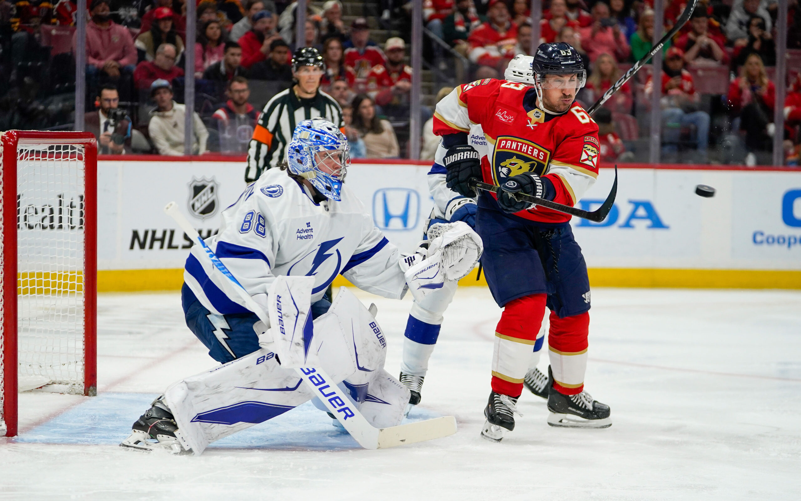 NHL佛州德比前瞻：美洲豹深陷泥潭，闪电主场强势冲击高分