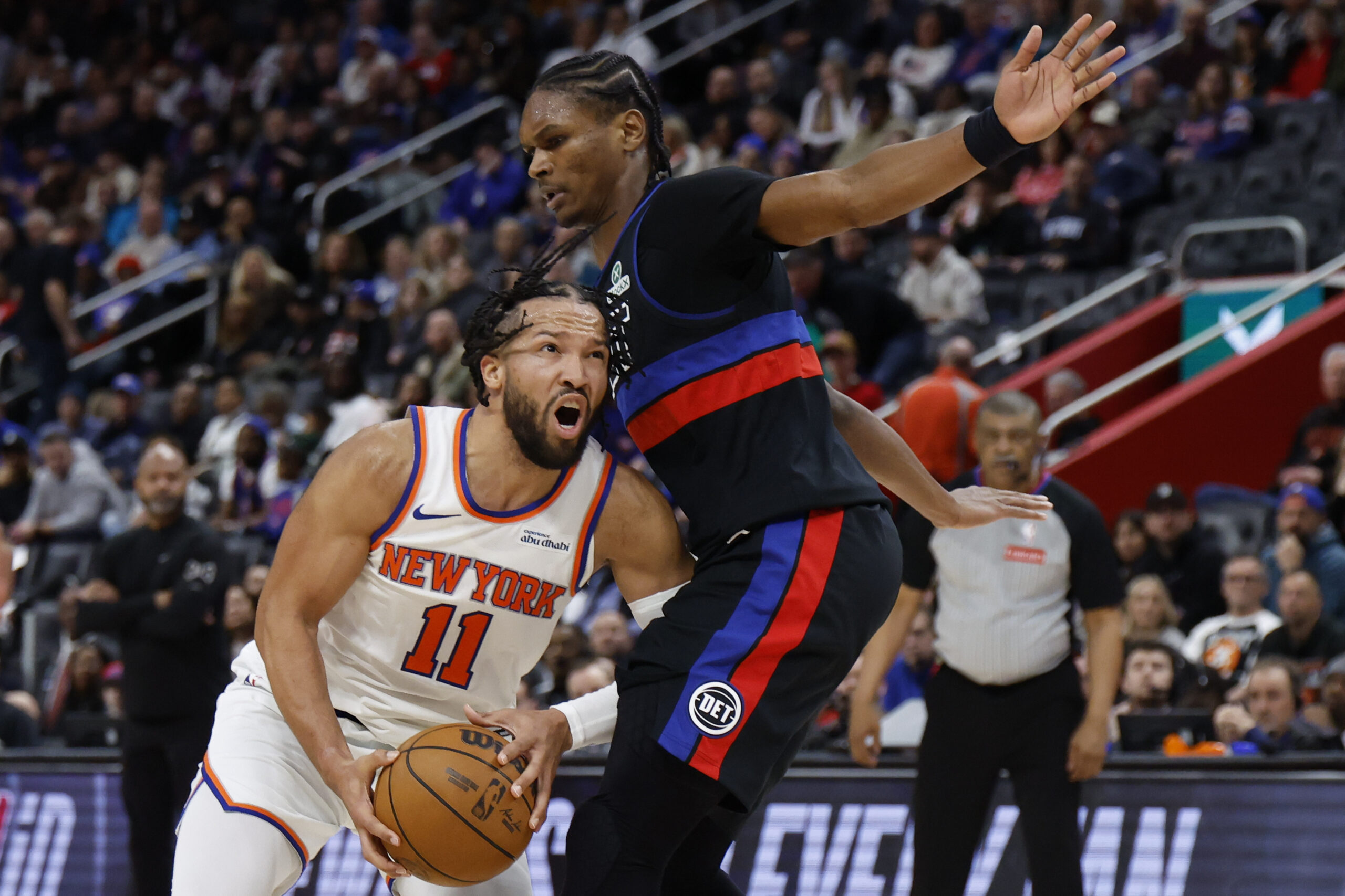 NBA前瞻：凯尔特人主场迎战尼克斯，东部强强对话深度解析