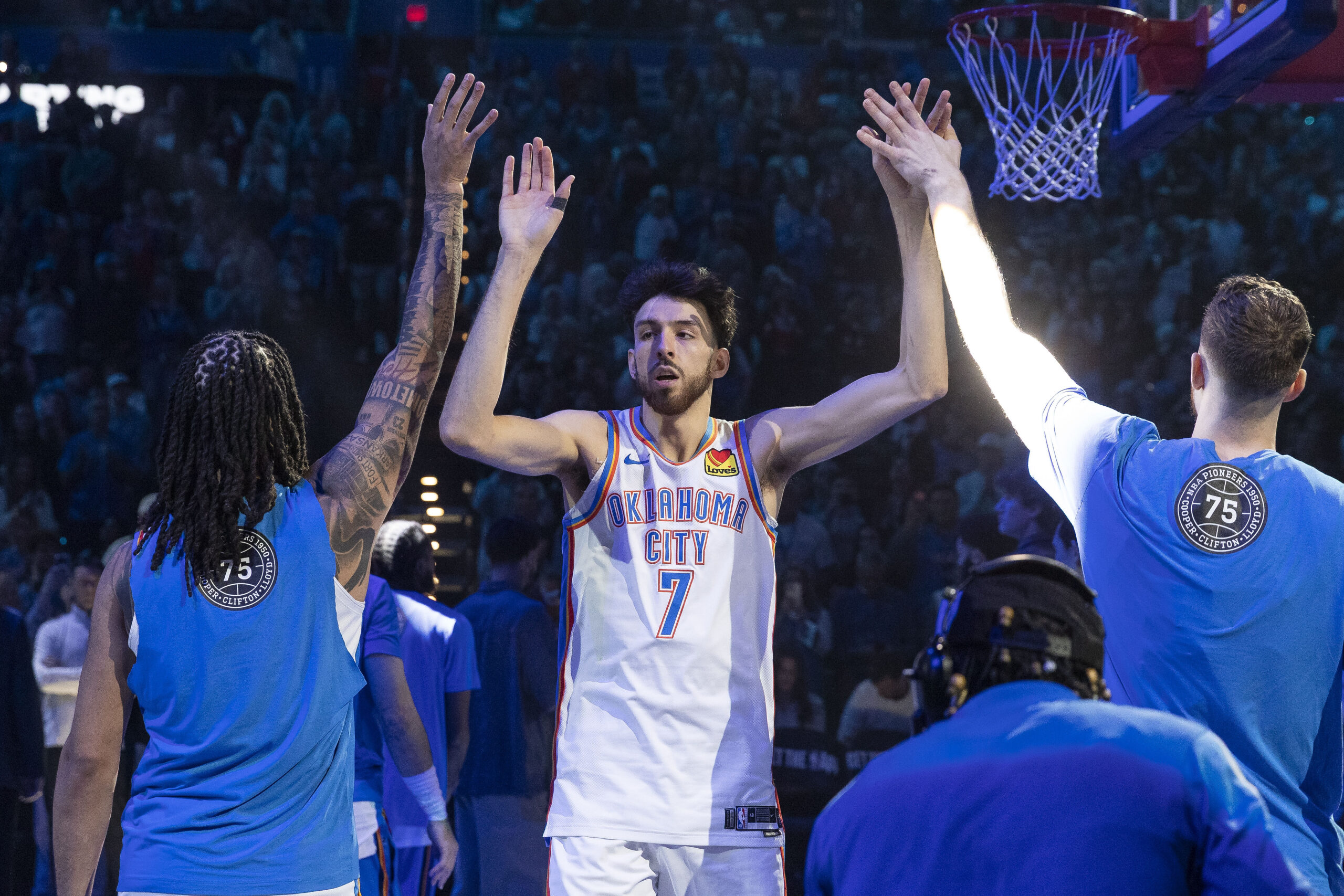NBA焦点战：雷霆VS雄鹿，伤病潮下谁能主宰盘口？