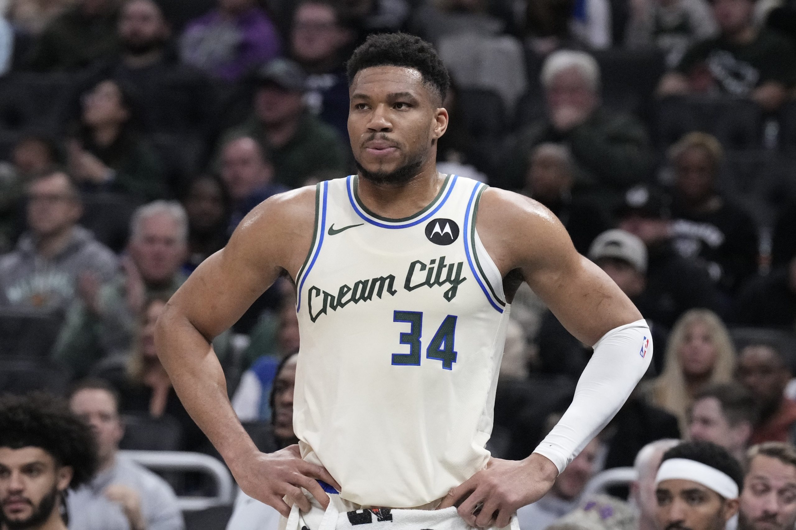 NBA 3月4日焦点战：六场对决深度解析，球员数据预测抢先看