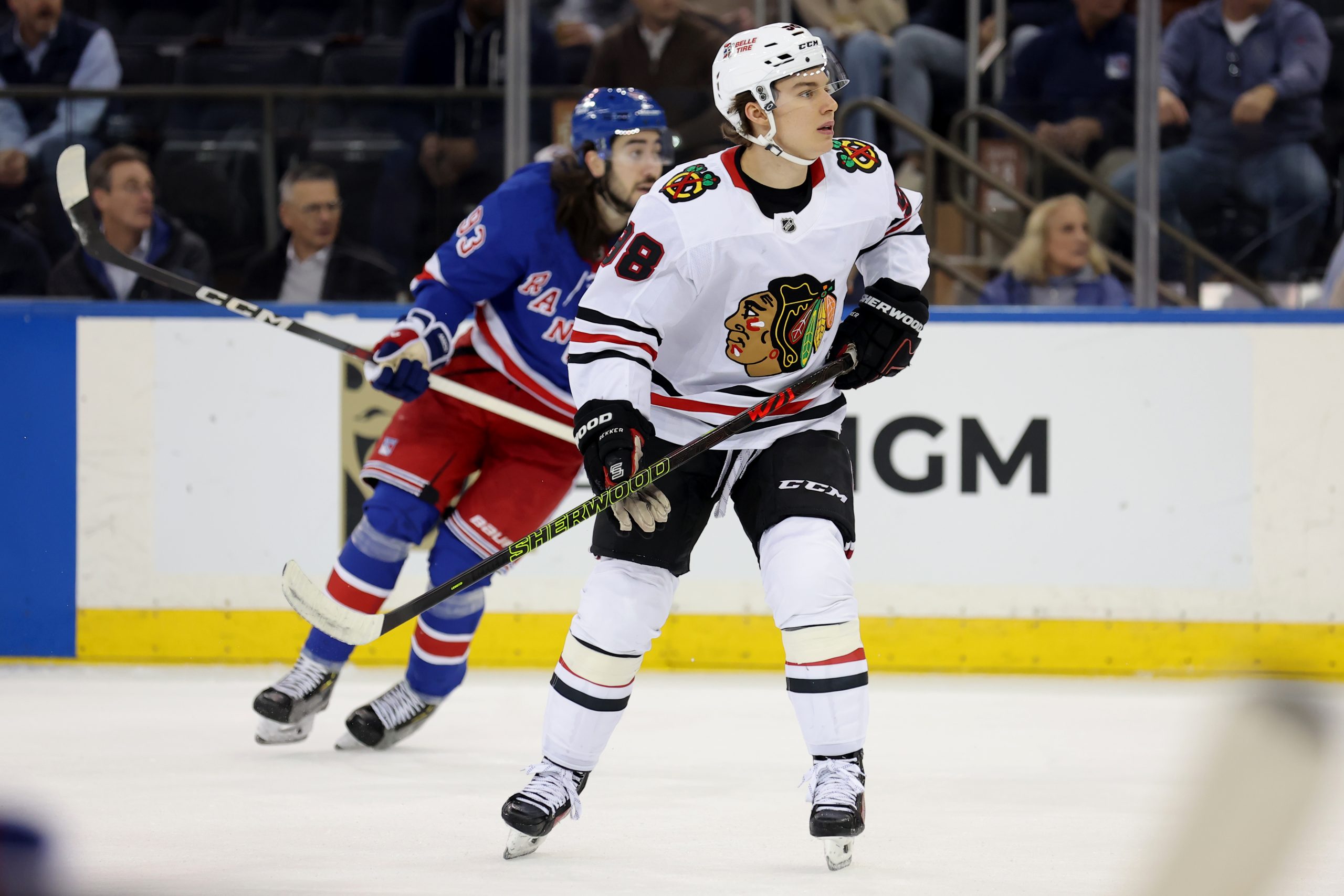 游骑兵vs黑鹰：谁能打破僵局？NHL冰球投注深度分析