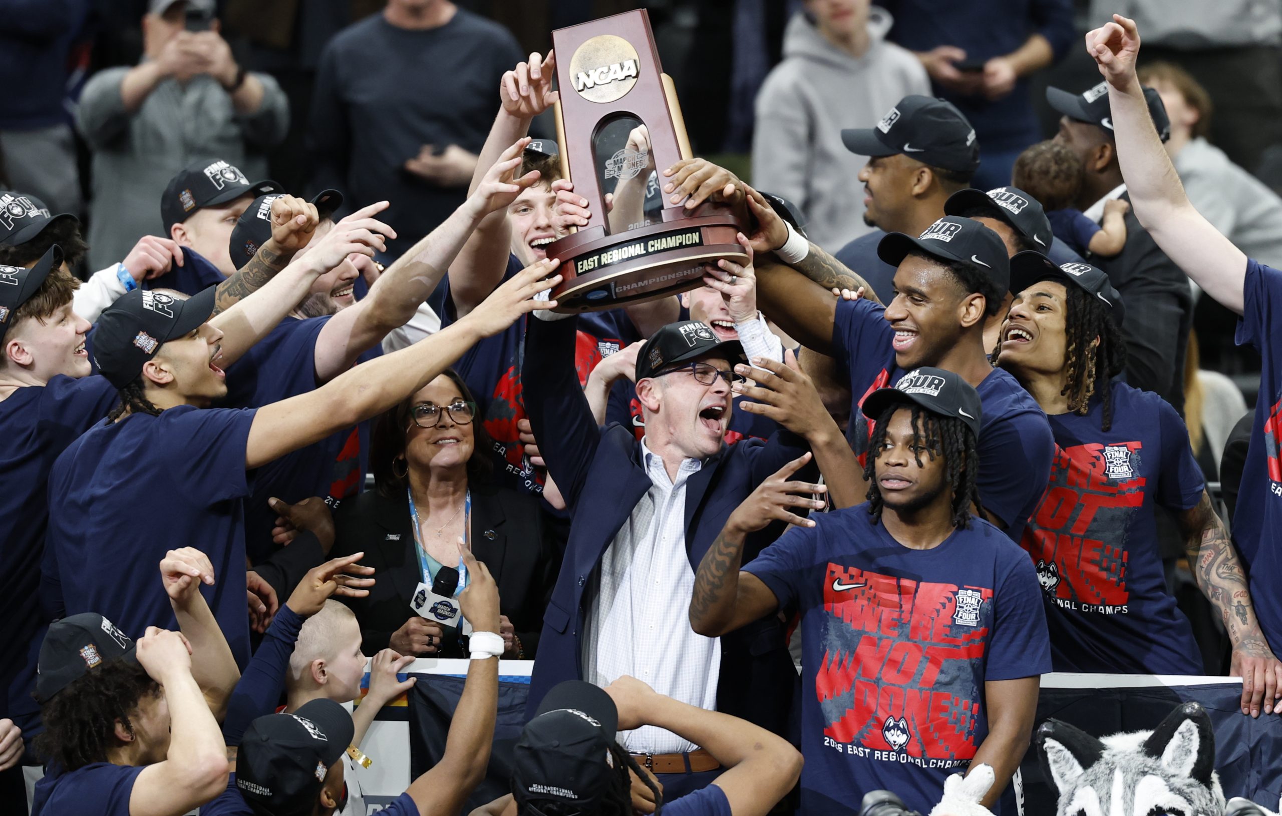 NCAA四强赛：康大爆冷伊利诺伊？深度赔率与AI预测揭秘