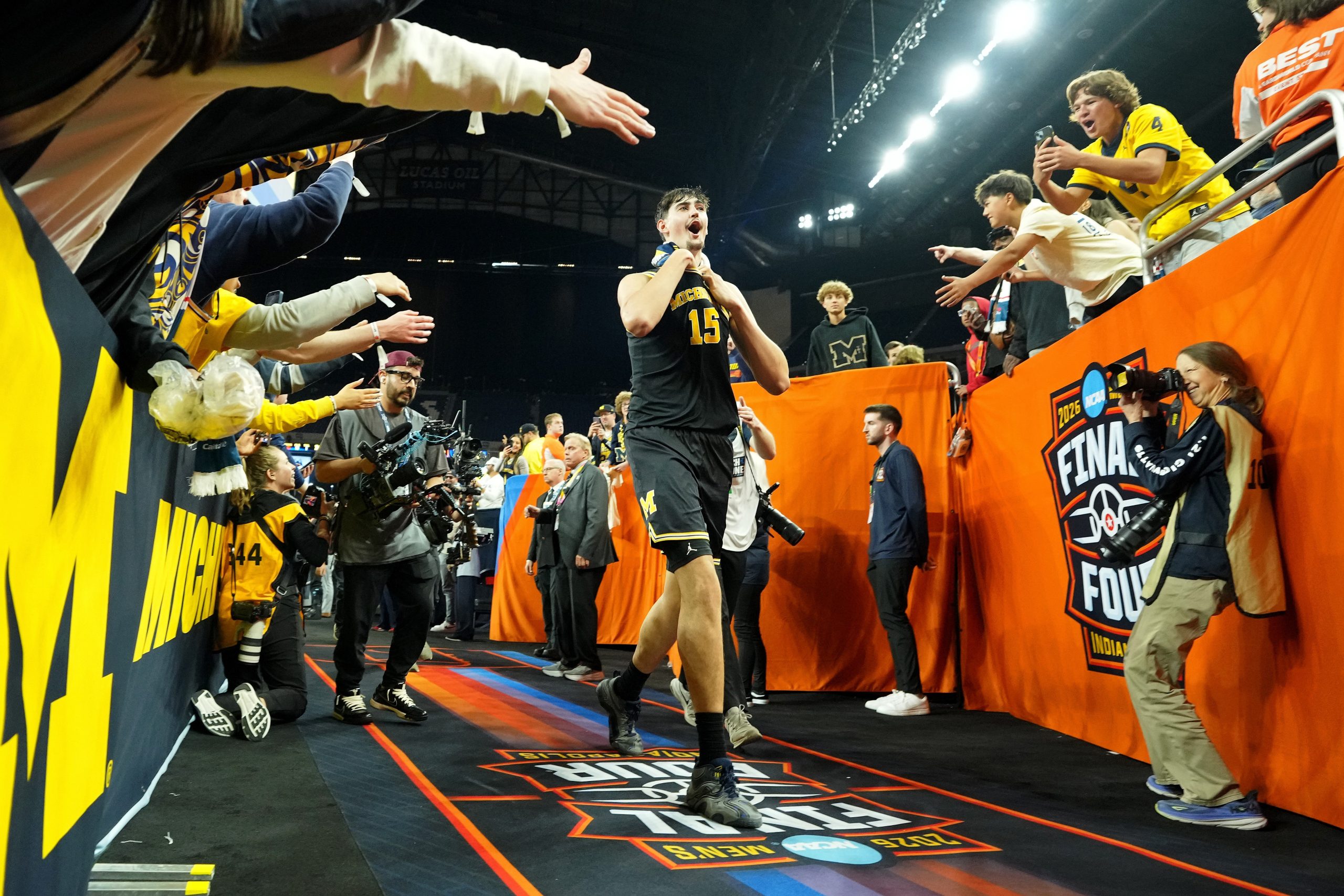 NCAA男篮决赛：康涅狄格vs密歇根，伤病搅动球员数据盘口