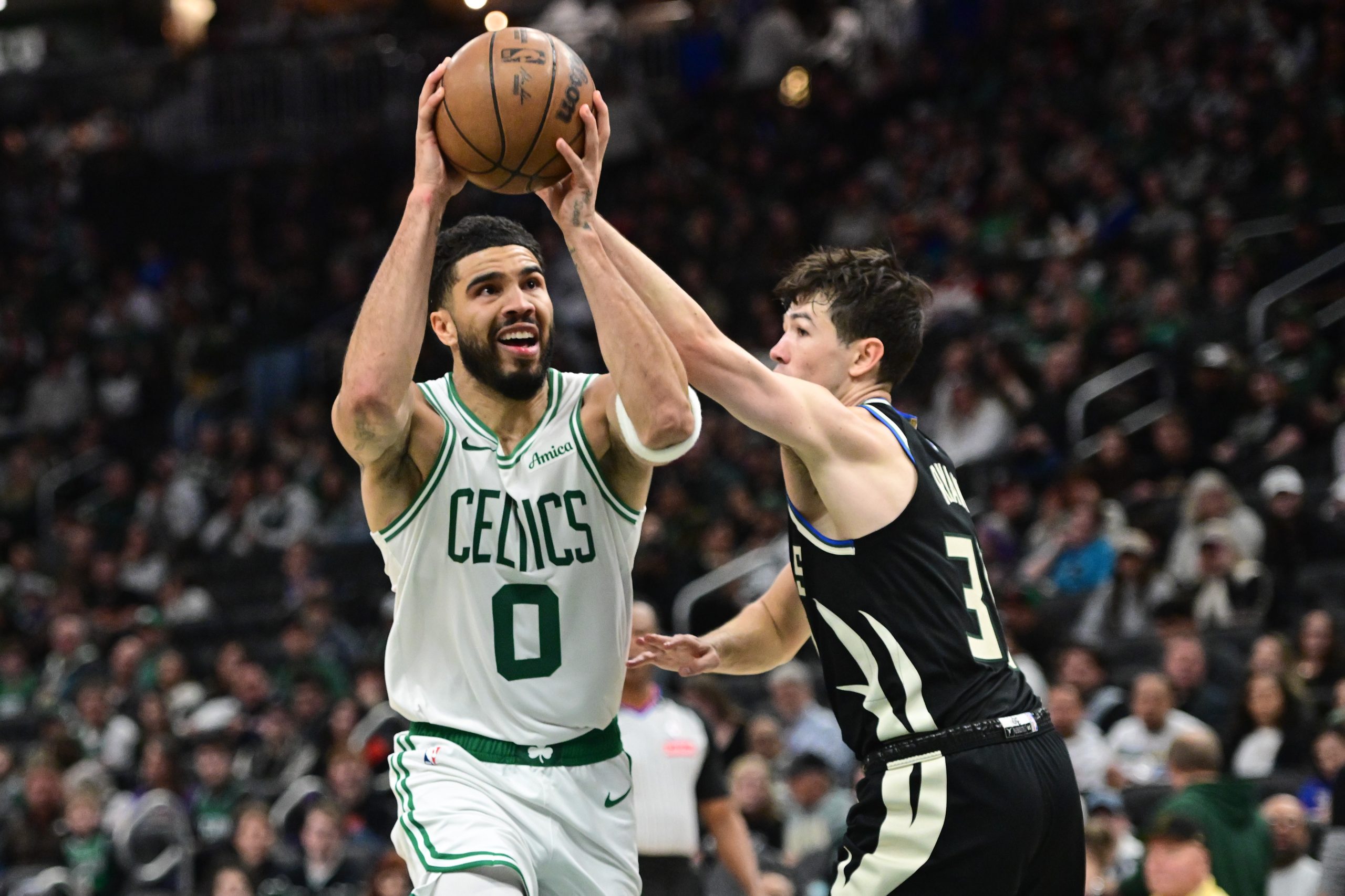 NBA前瞻：黄蜂挑战凯尔特人，塔图姆与鲍尔球员数据深度解析