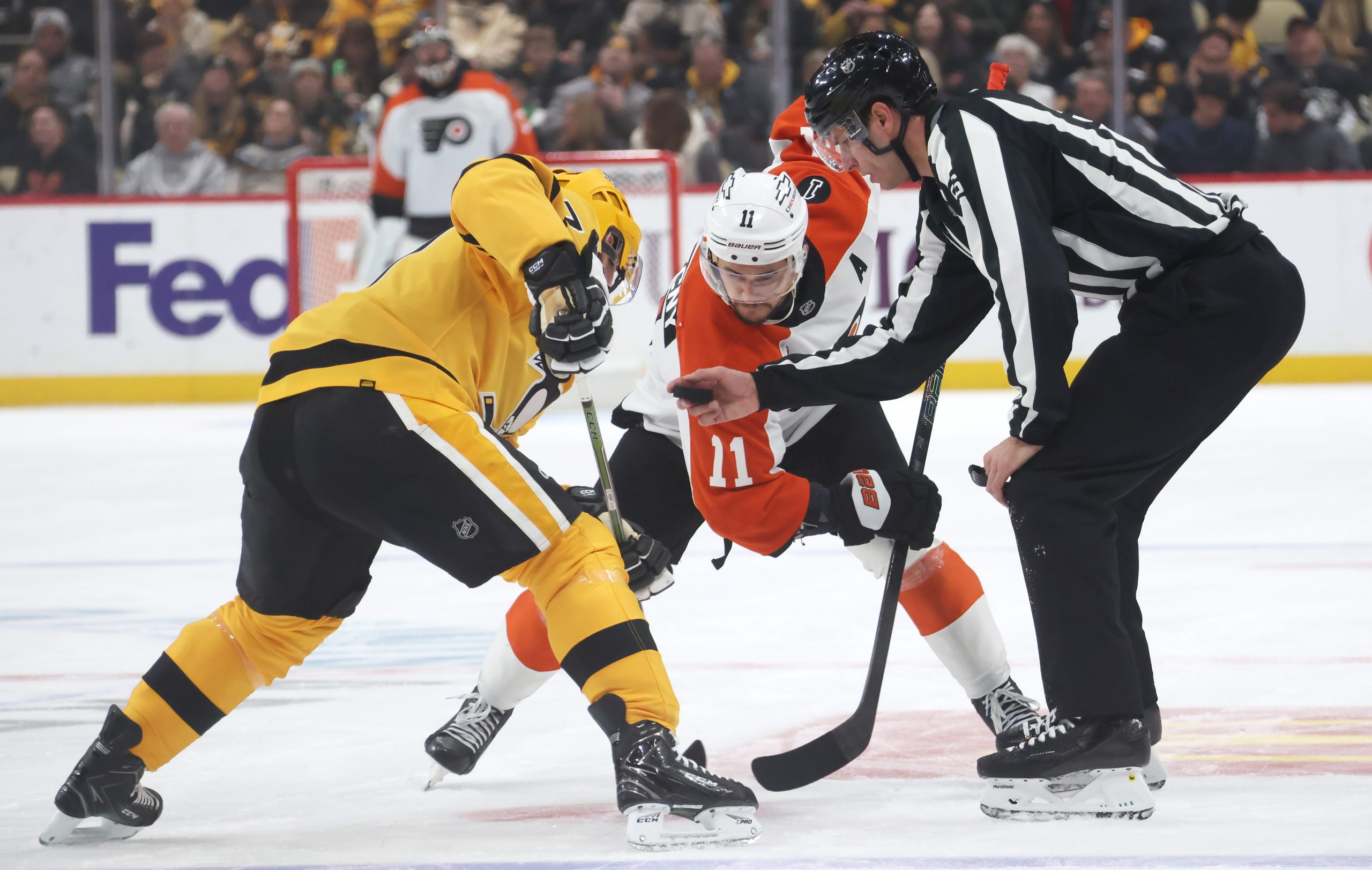 NHL季后赛首轮：企鹅VS飞人，冰球德比战前瞻与深度分析