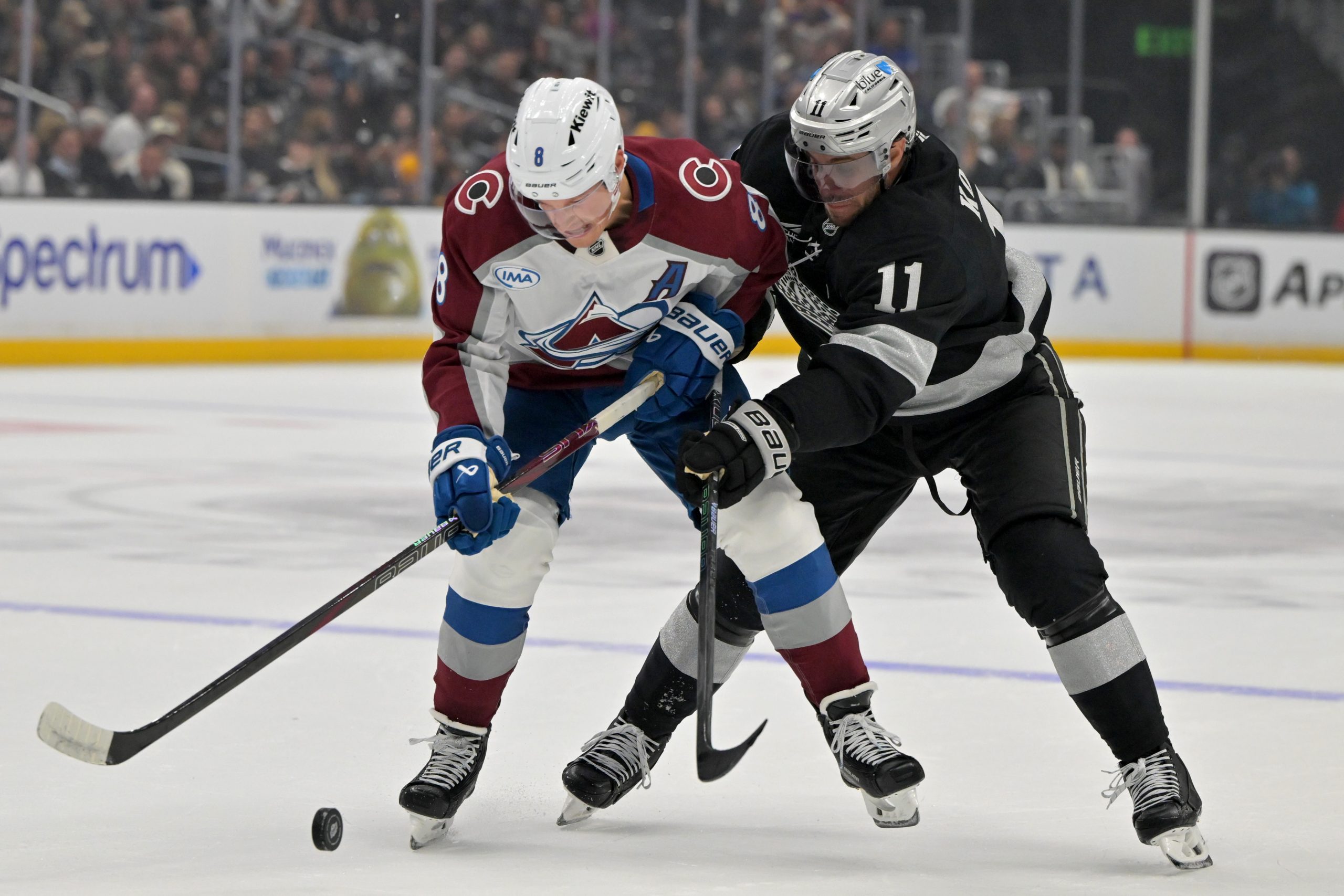 NHL季后赛首轮：雪崩对国王，一场实力悬殊的冰球盛宴？