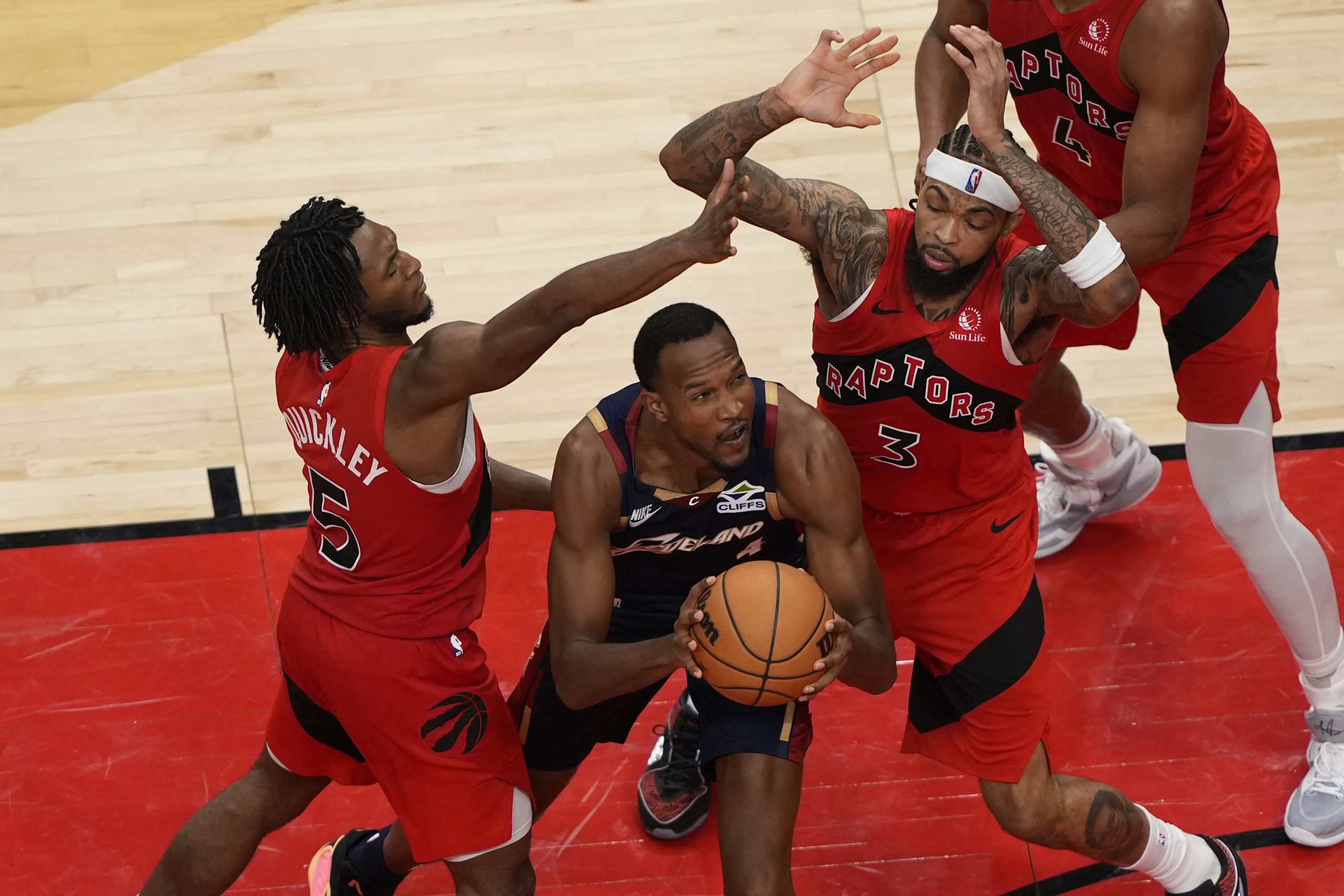 NBA季后赛首轮G1：猛龙客战骑士深度分析与精准投注