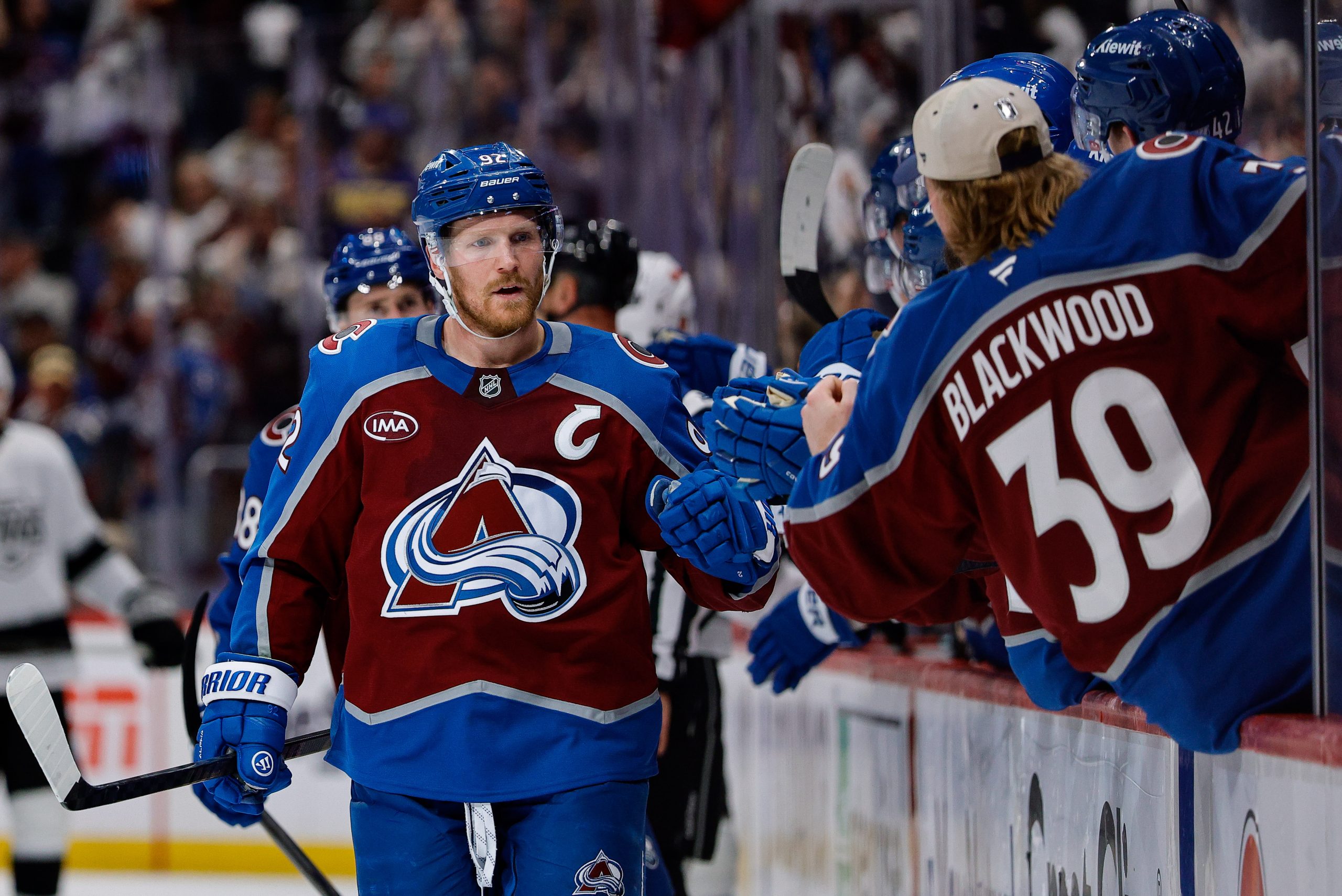 NHL季后赛：雪崩剑指3-0，国王背水一战G3预测与深度分析