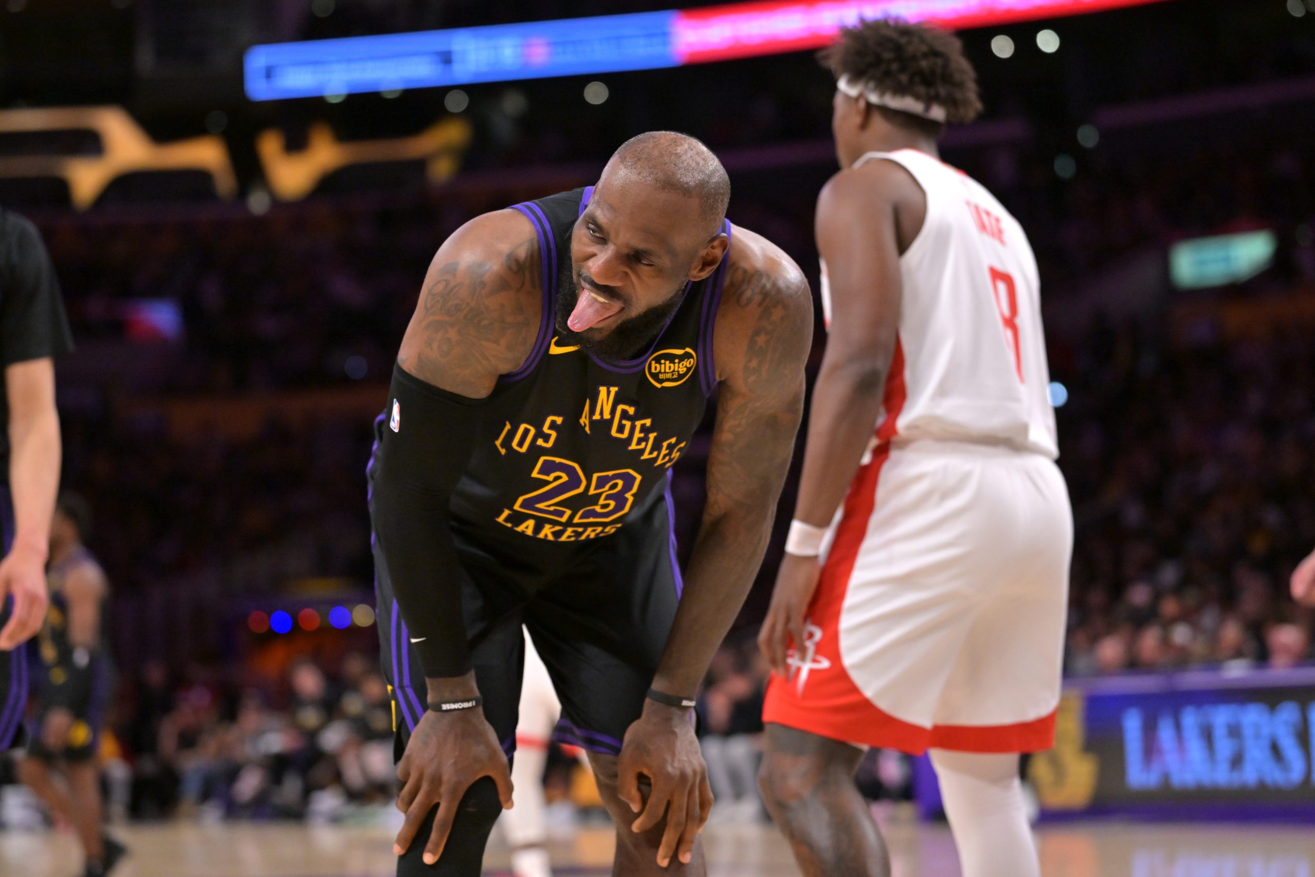 NBA季后赛G3：湖人客场受让价值巨大，杜兰特伤情左右火箭命运？