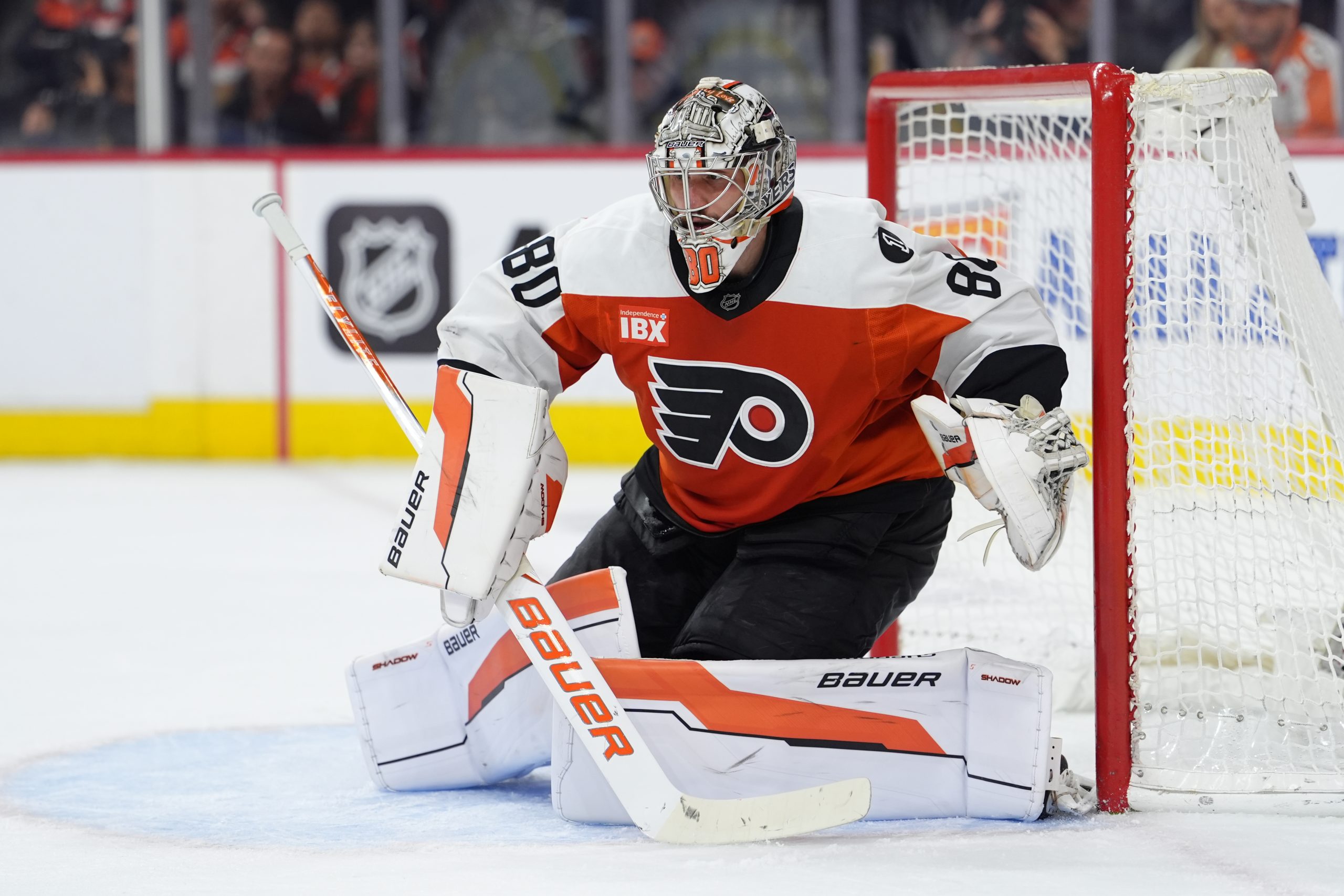 NHL季后赛：飓风vs飞人G1前瞻，门神对决下的冰球盛宴