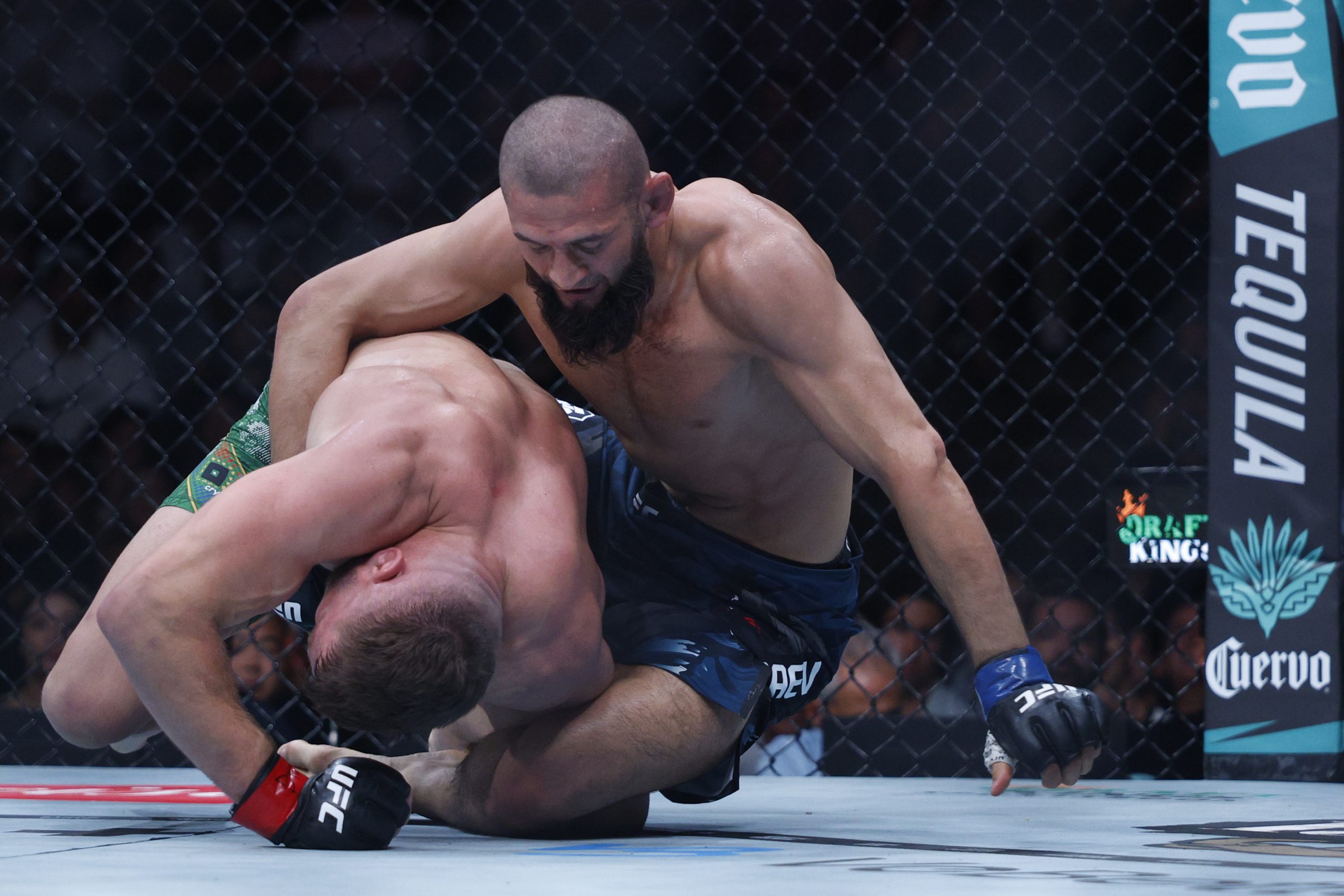 UFC 328：奇马耶夫VS斯特里克兰，年度最佳对决前瞻与赔率分析