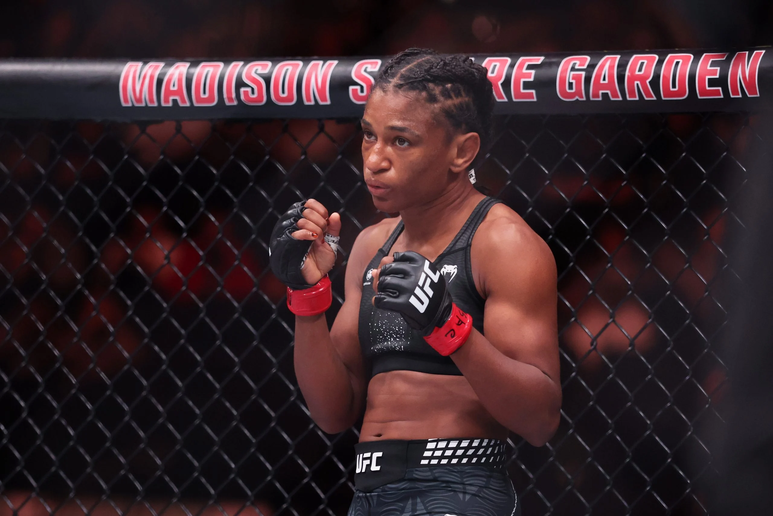 UFC澳门站副赛深度解析：两场焦点战胜负悬念揭秘