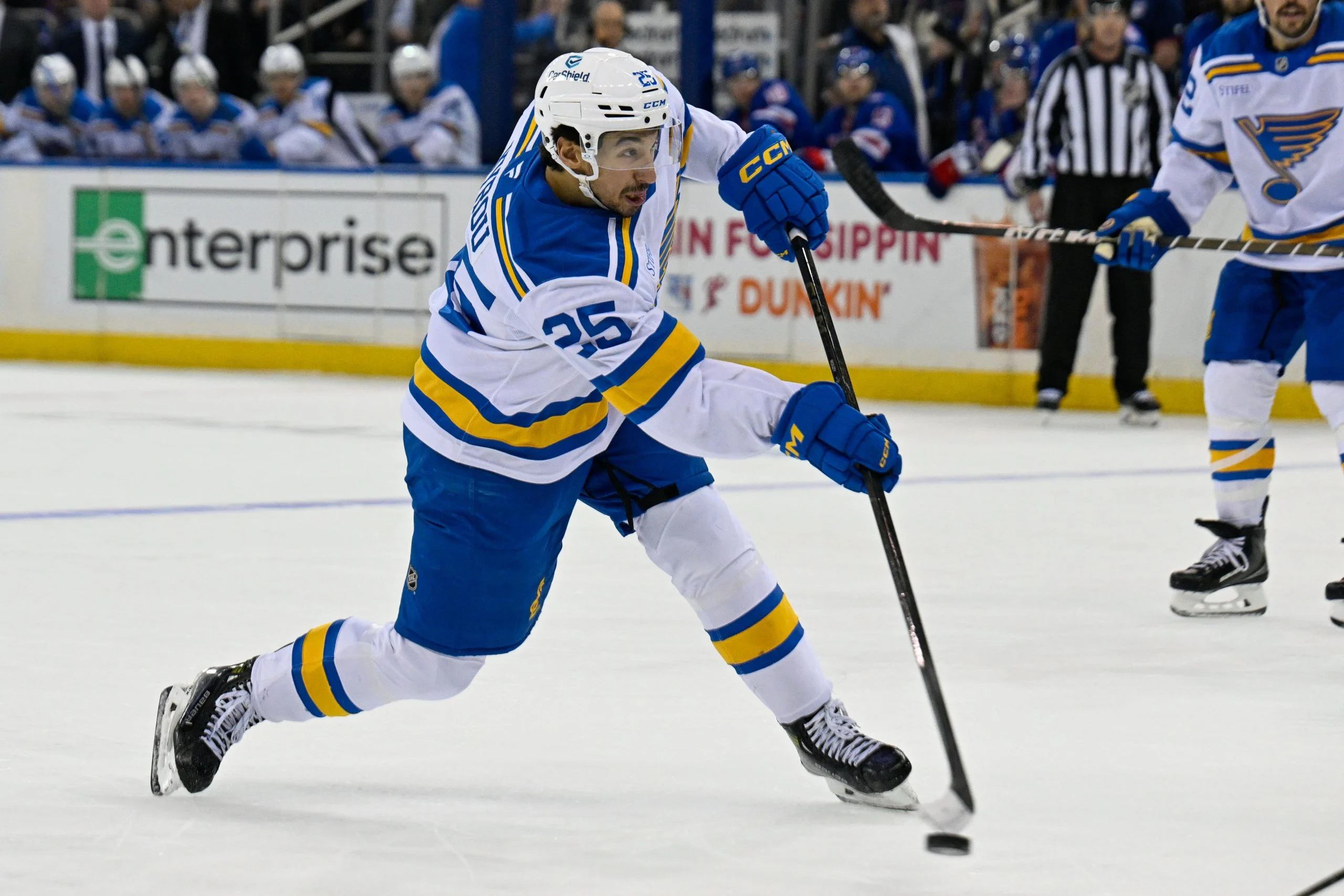 NHL交易狂潮席卷联盟：2027斯坦利杯赔率大变局深度解析