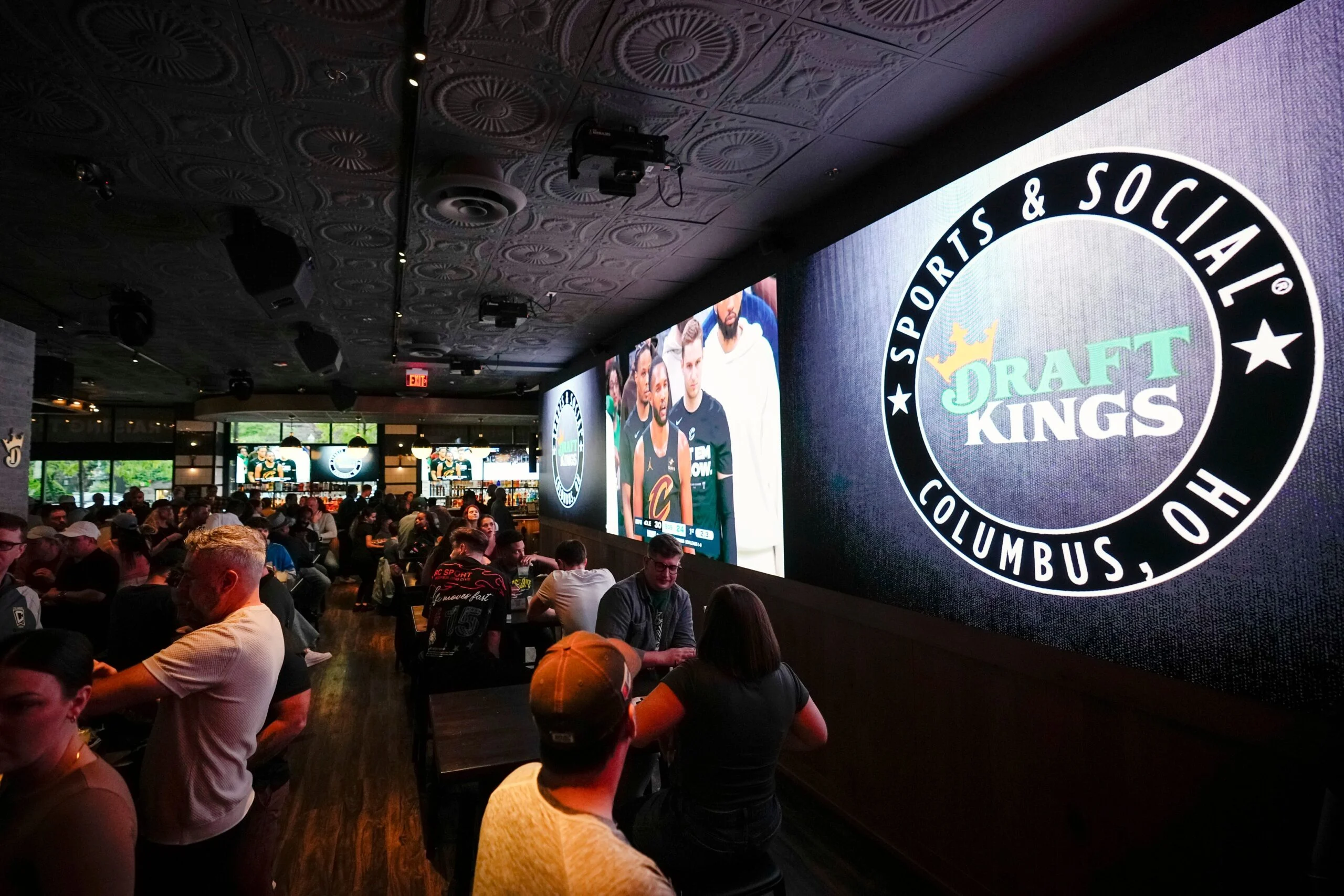 DraftKings Q2财报:营收下滑,预测市场却成新增长引擎 DraftKings Q2财报:营收下滑,预测市场却成新增长引擎