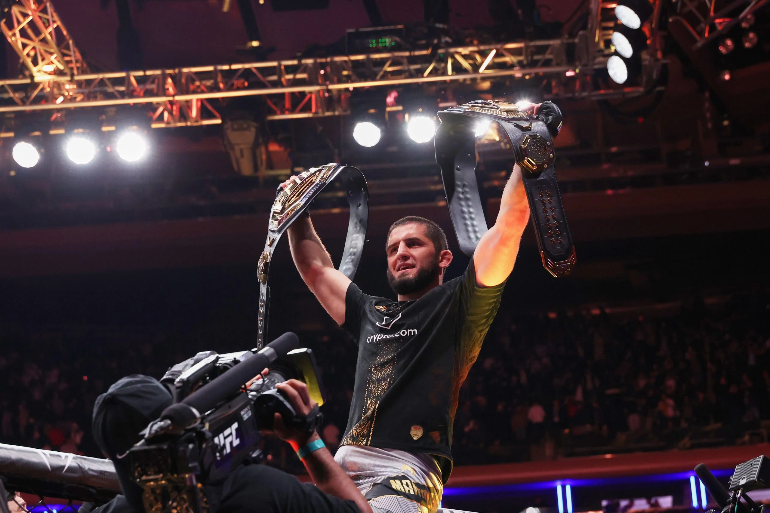 UFC 330前瞻：马哈切夫卫冕战深度解析与投注策略