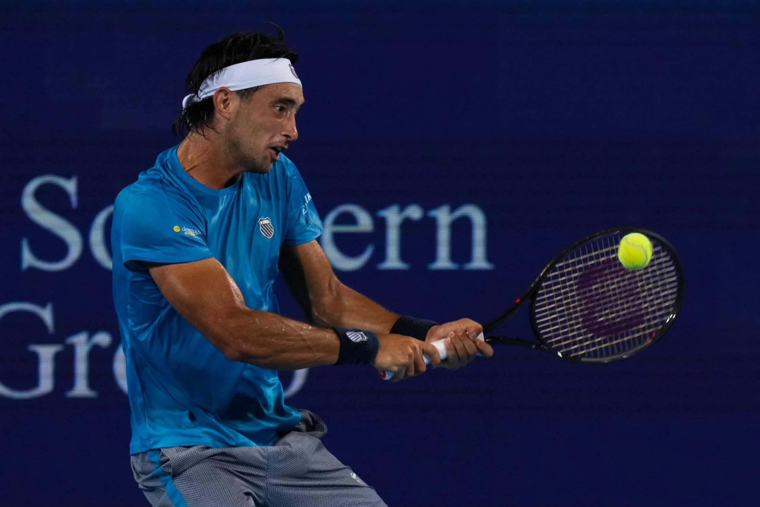ATP辛辛那提半决赛：菲尔斯对决科博利，晋级之路谁主沉浮？