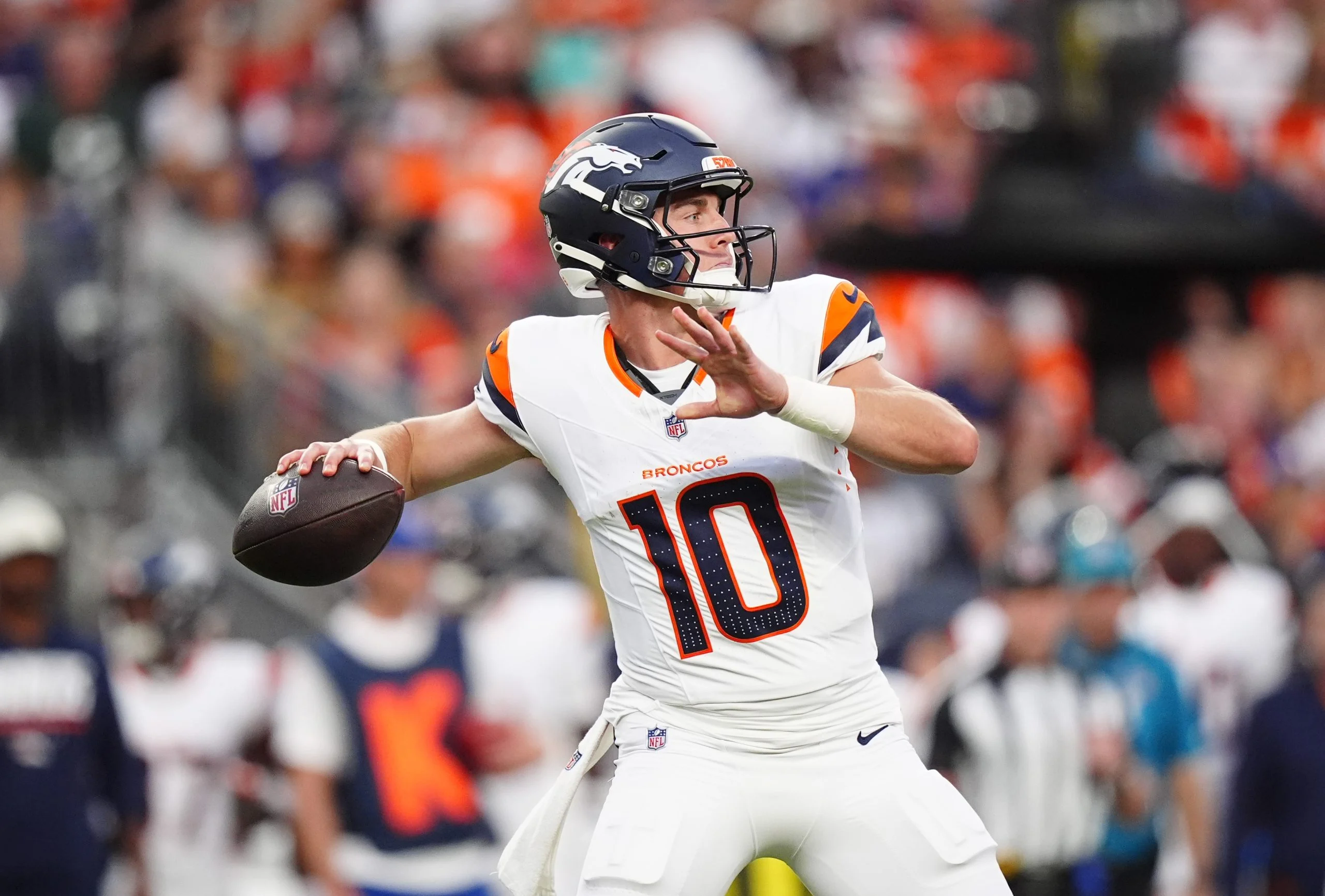 NFL周一夜赛:野马VS酋长深度分析,盘口、大小分与球员预测 NFL周一夜赛:野马VS酋长深度分析,盘口、大小分与球员预测