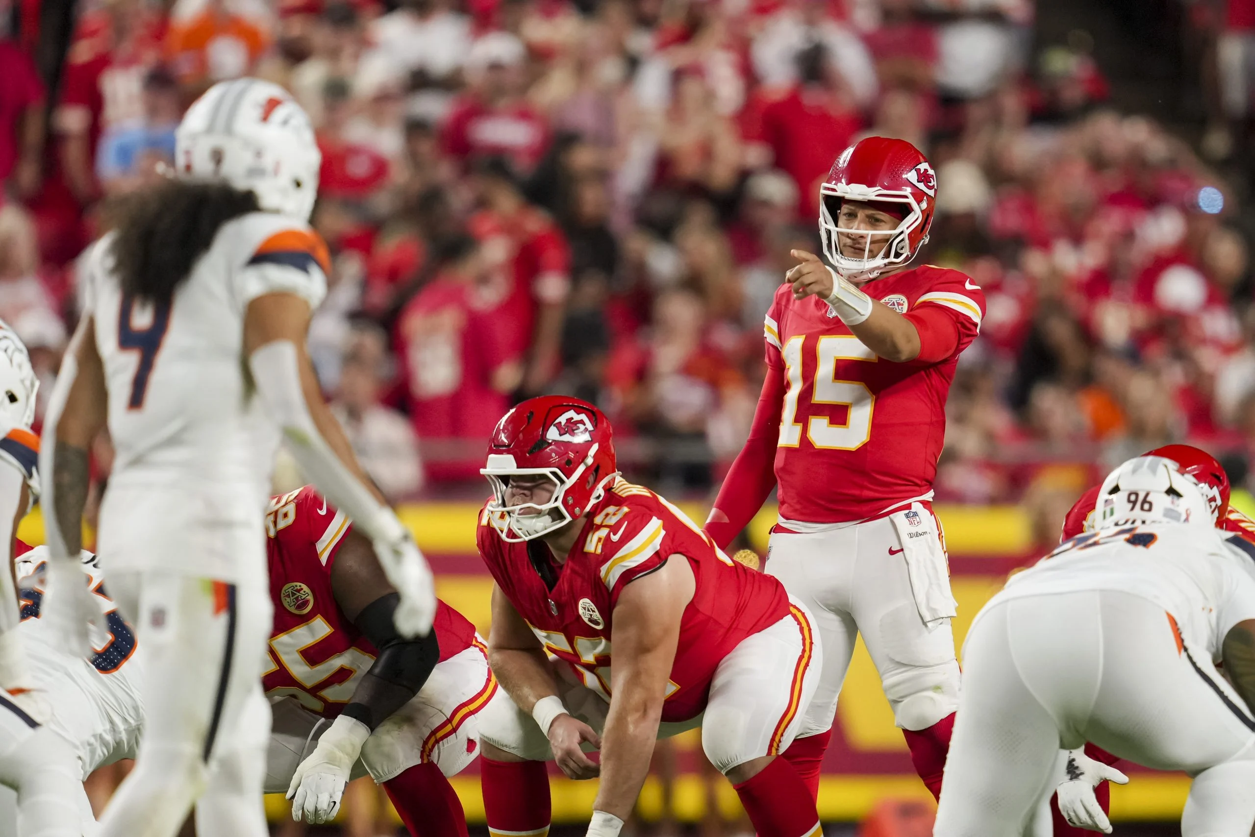 NFL第二周:揭秘弱势热门,酋长队成“反向”投注焦点 NFL第二周:揭秘弱势热门,酋长队成“反向”投注焦点