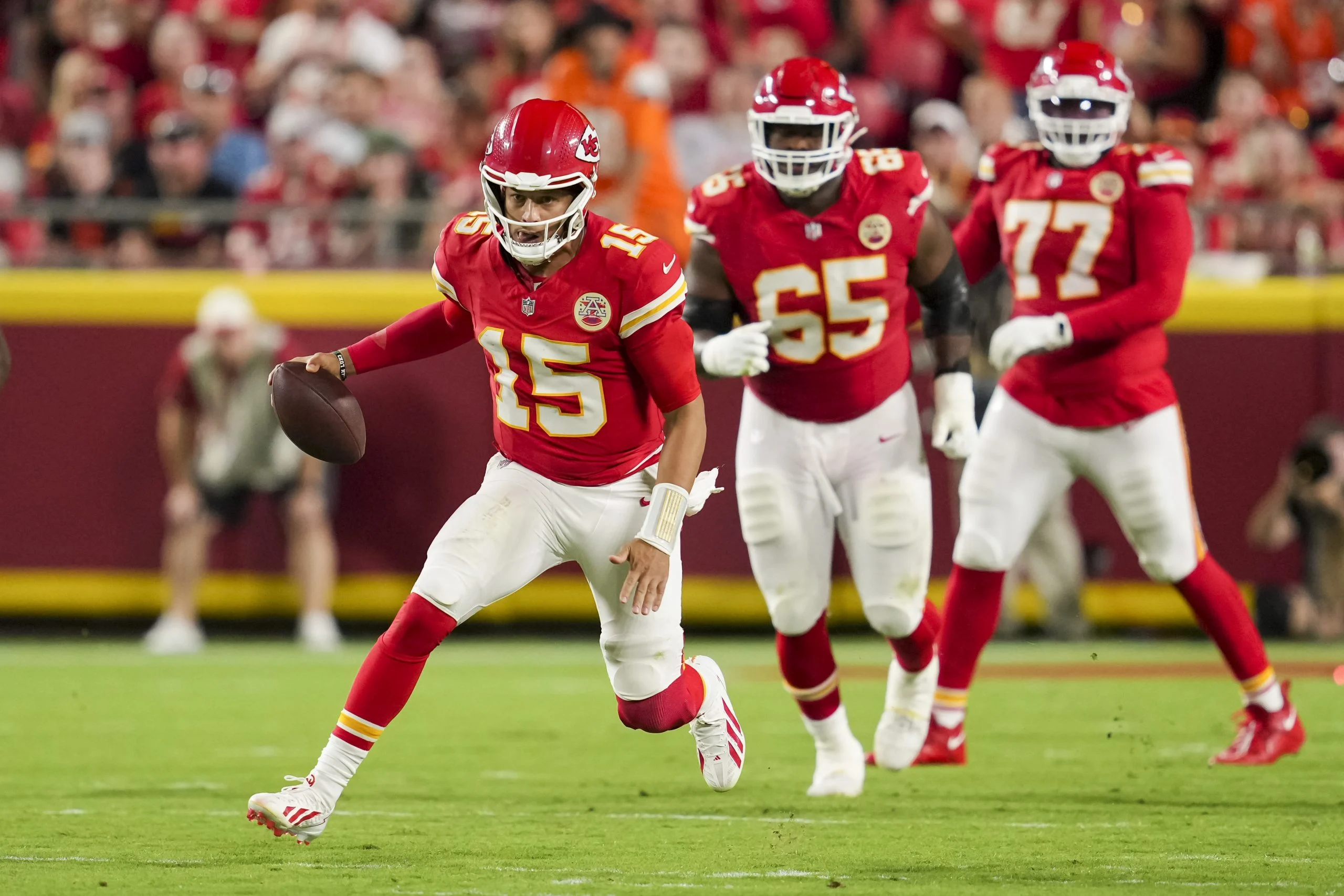 NFL周日夜赛:小马VS酋长球员盘口深度解析与精选投注 NFL周日夜赛:小马VS酋长球员盘口深度解析与精选投注