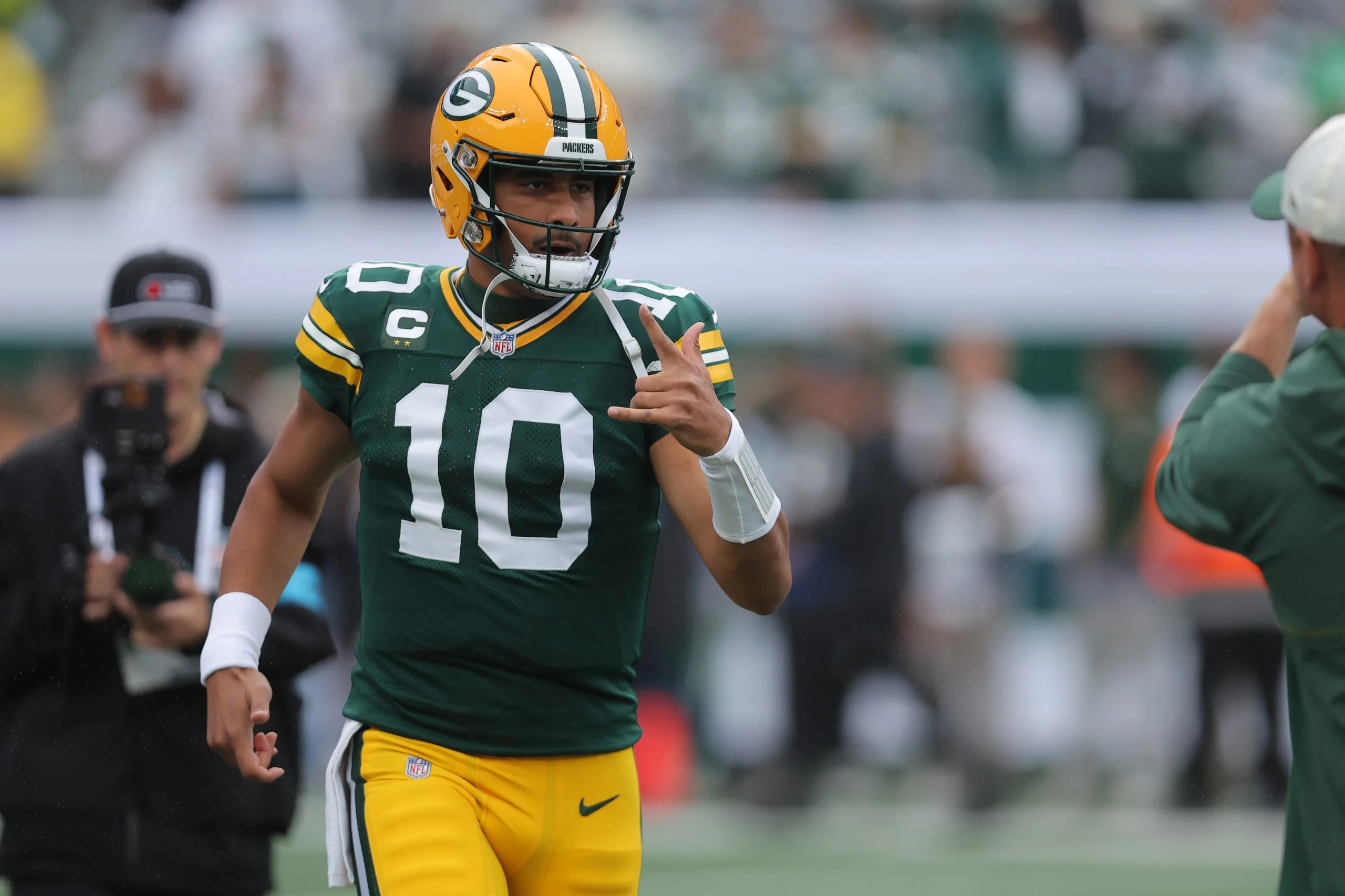 NFL周四夜赛深度分析:猎鹰VS包装工,高价值球员道具投注指南 NFL周四夜赛深度分析:猎鹰VS包装工,高价值球员道具投注指南