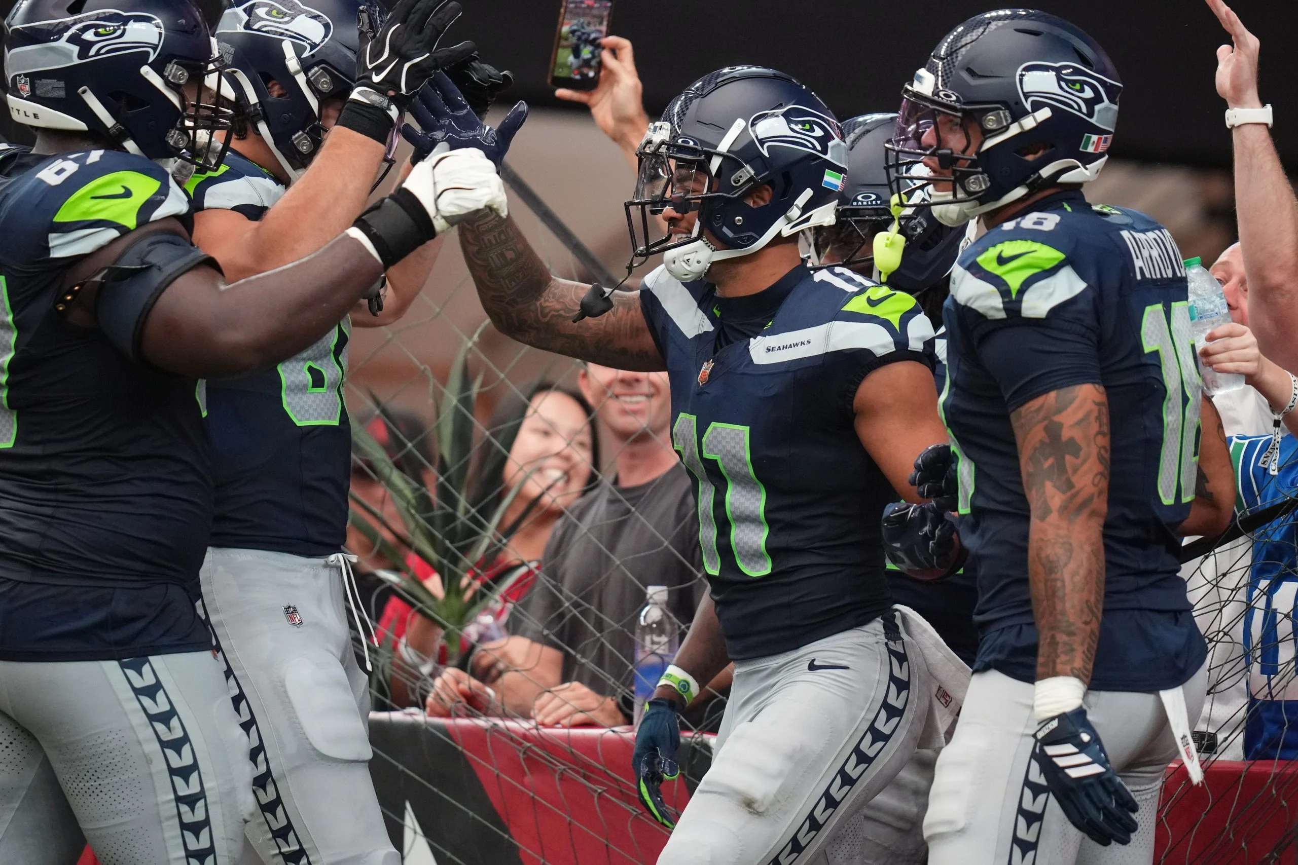 NFL前瞻:西雅图海鹰客场挑战华盛顿指挥官——深度分析与投注指南 NFL前瞻:西雅图海鹰客场挑战华盛顿指挥官——深度分析与投注指南