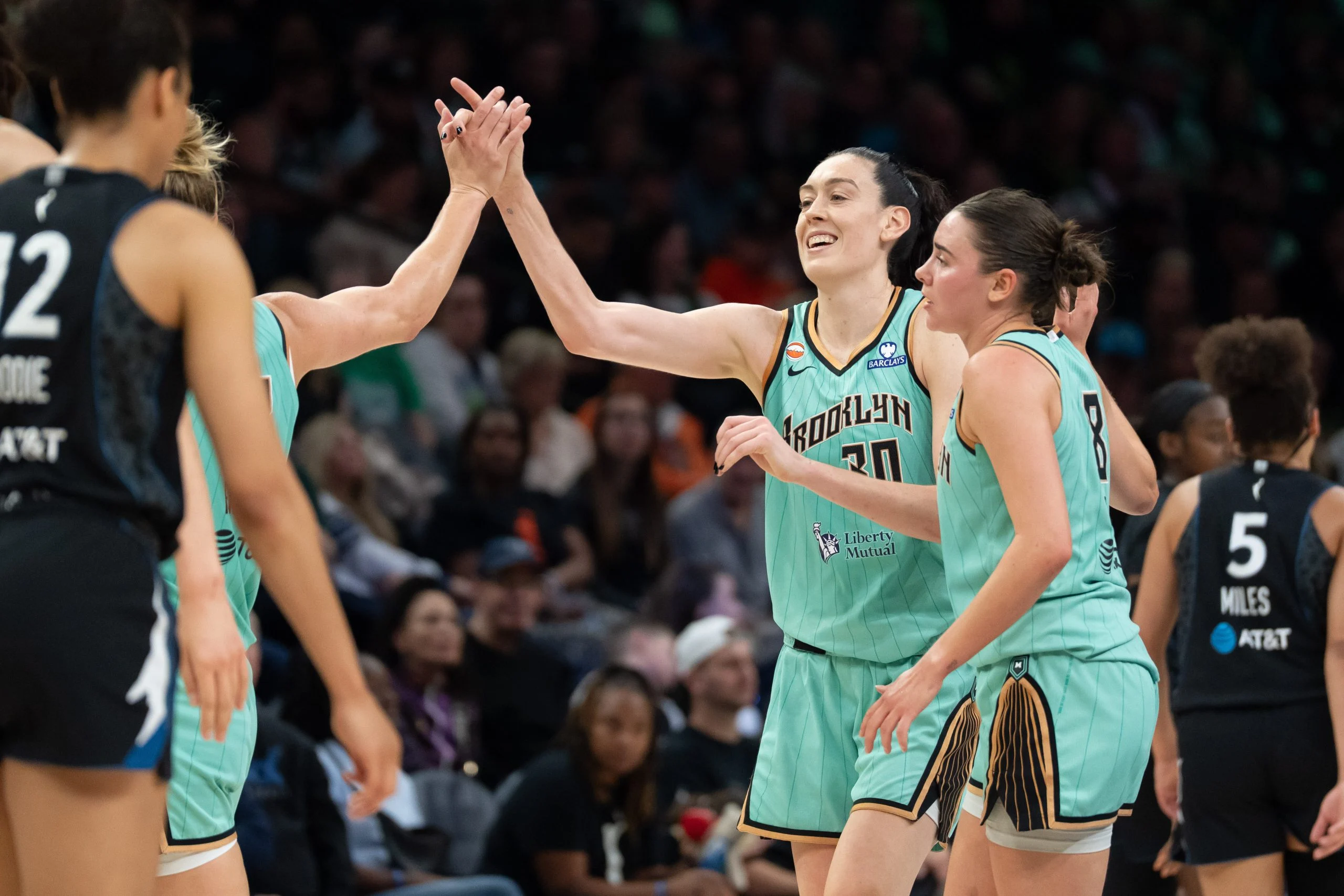 WNBA季后赛:自由人爆冷领跑,天猫能否扳平系列赛?G2深度分析 WNBA季后赛:自由人爆冷领跑,天猫能否扳平系列赛?G2深度分析