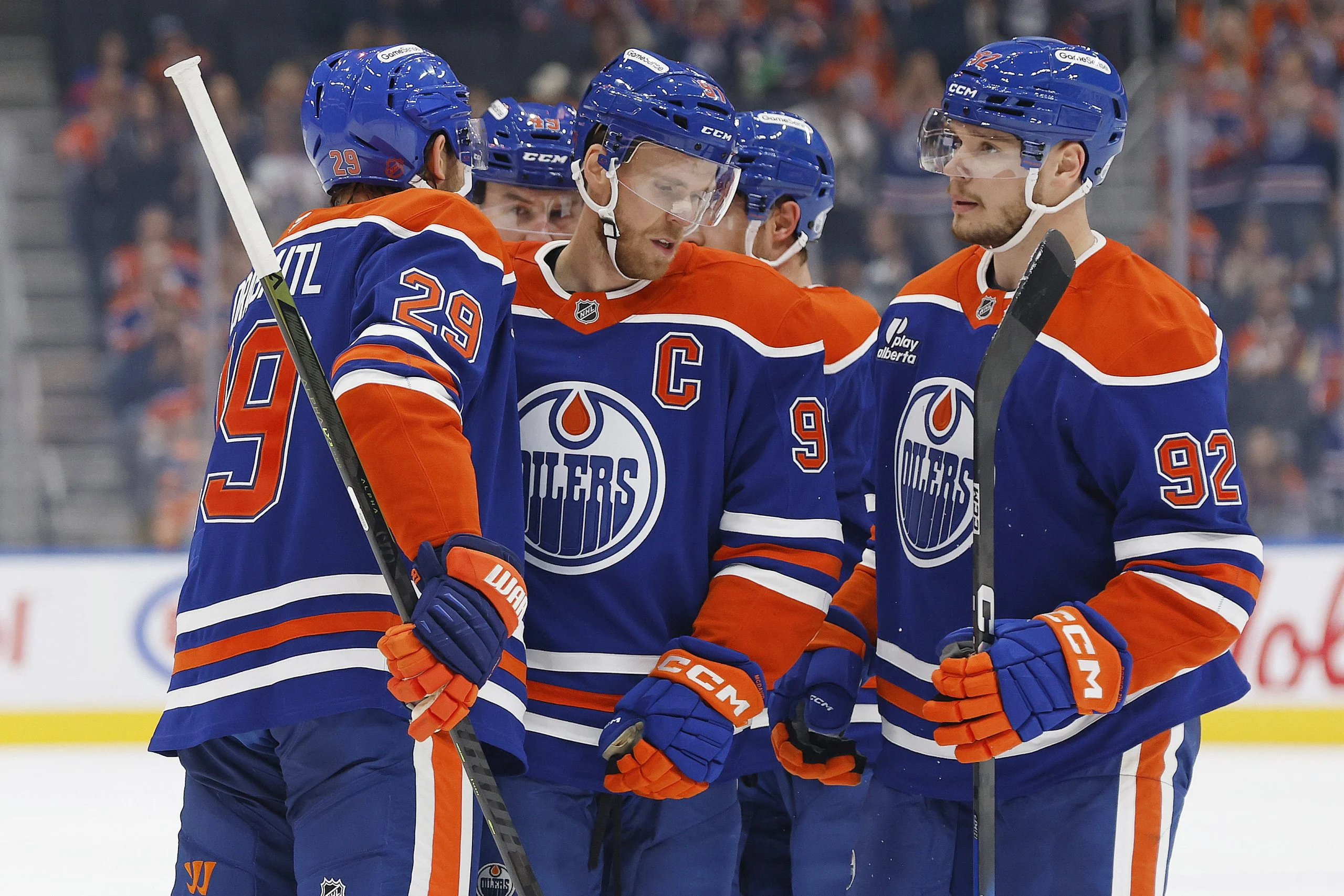 NHL揭幕战:加人vs油人,谁能打破加拿大33年斯坦利杯魔咒? NHL揭幕战:加人vs油人,谁能打破加拿大33年斯坦利杯魔咒?